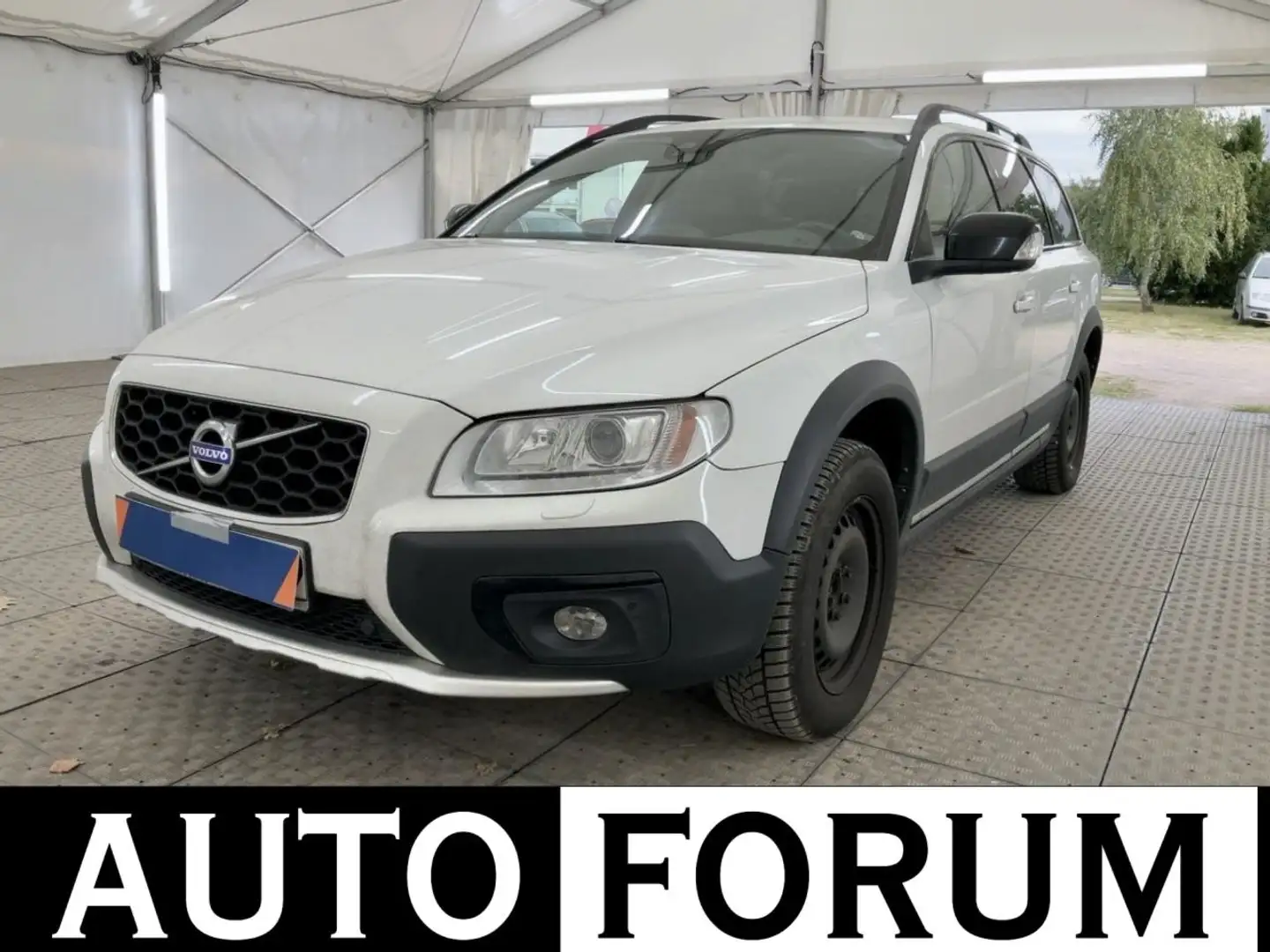 Volvo XC70 2.0 D4 AUTOMATIK AHK LEDER MEMORY BiXENON Blanc - 1