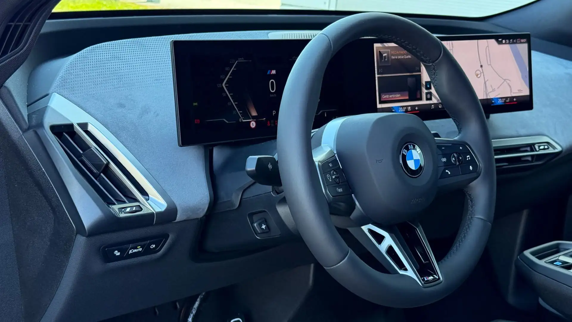 BMW iX xDrive45 2026 흰색 사진 8