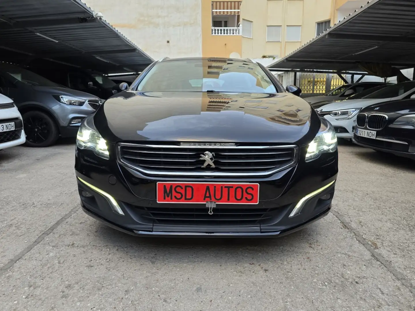 Peugeot 508 SW 2.0BlueHDI Allure EAT6 180 Černá - 1