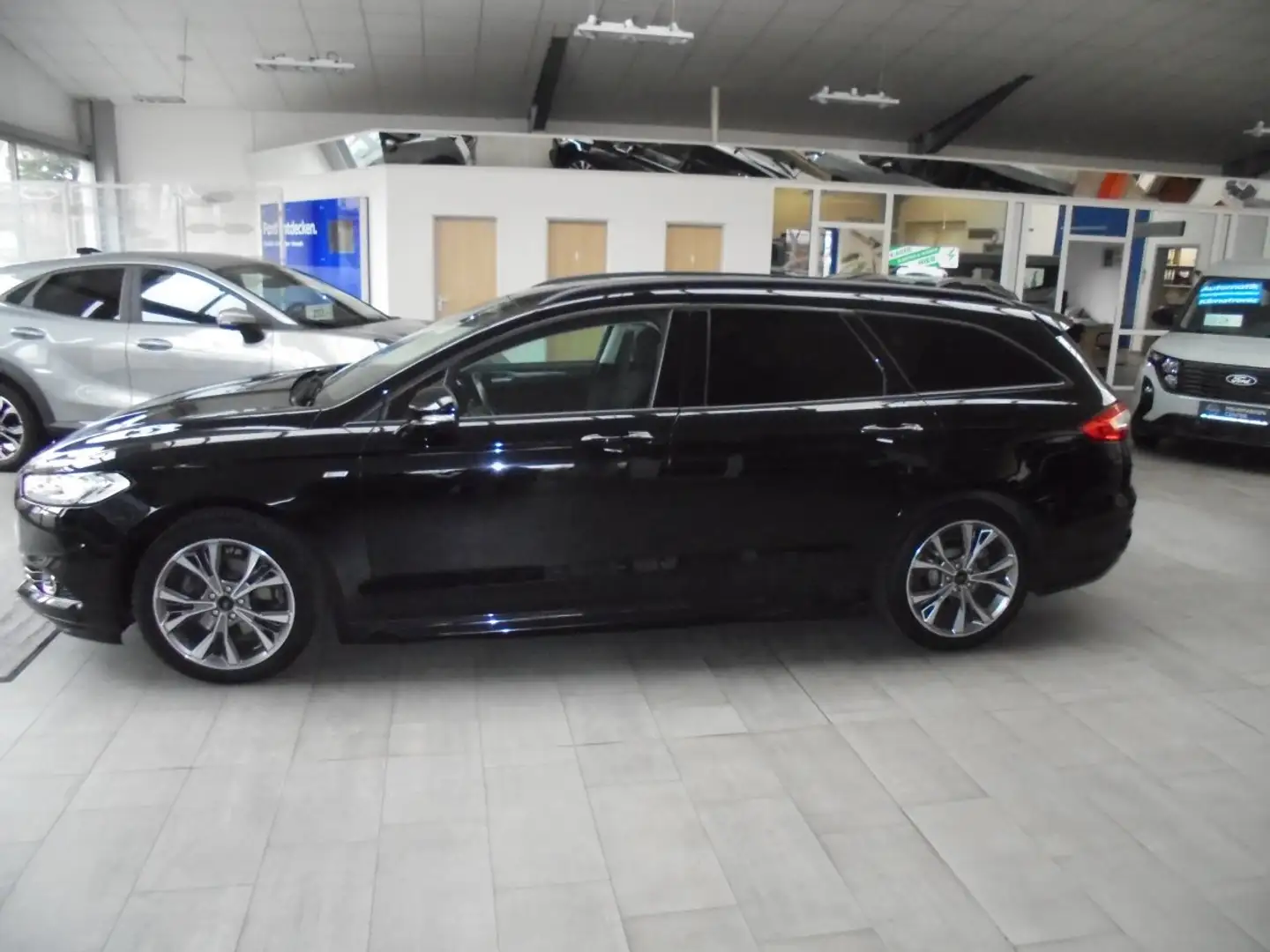 Ford Mondeo Turnier 2.0 EcoBoost Automatik  ST-Line Allwetter Noir - 2