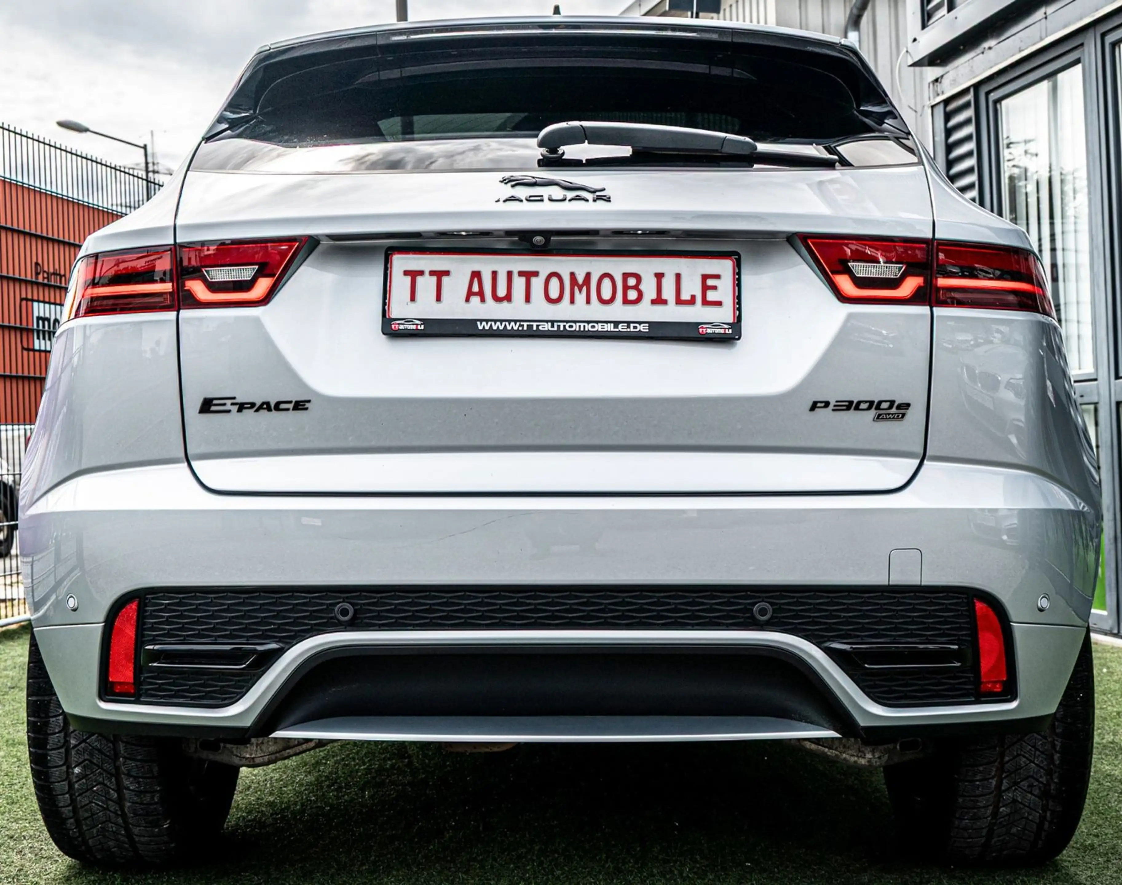 Jaguar E-Pace E-PACE R-DYN. SE AWD BLACK-PACK PANO|HUD|KAMERA — photo 6