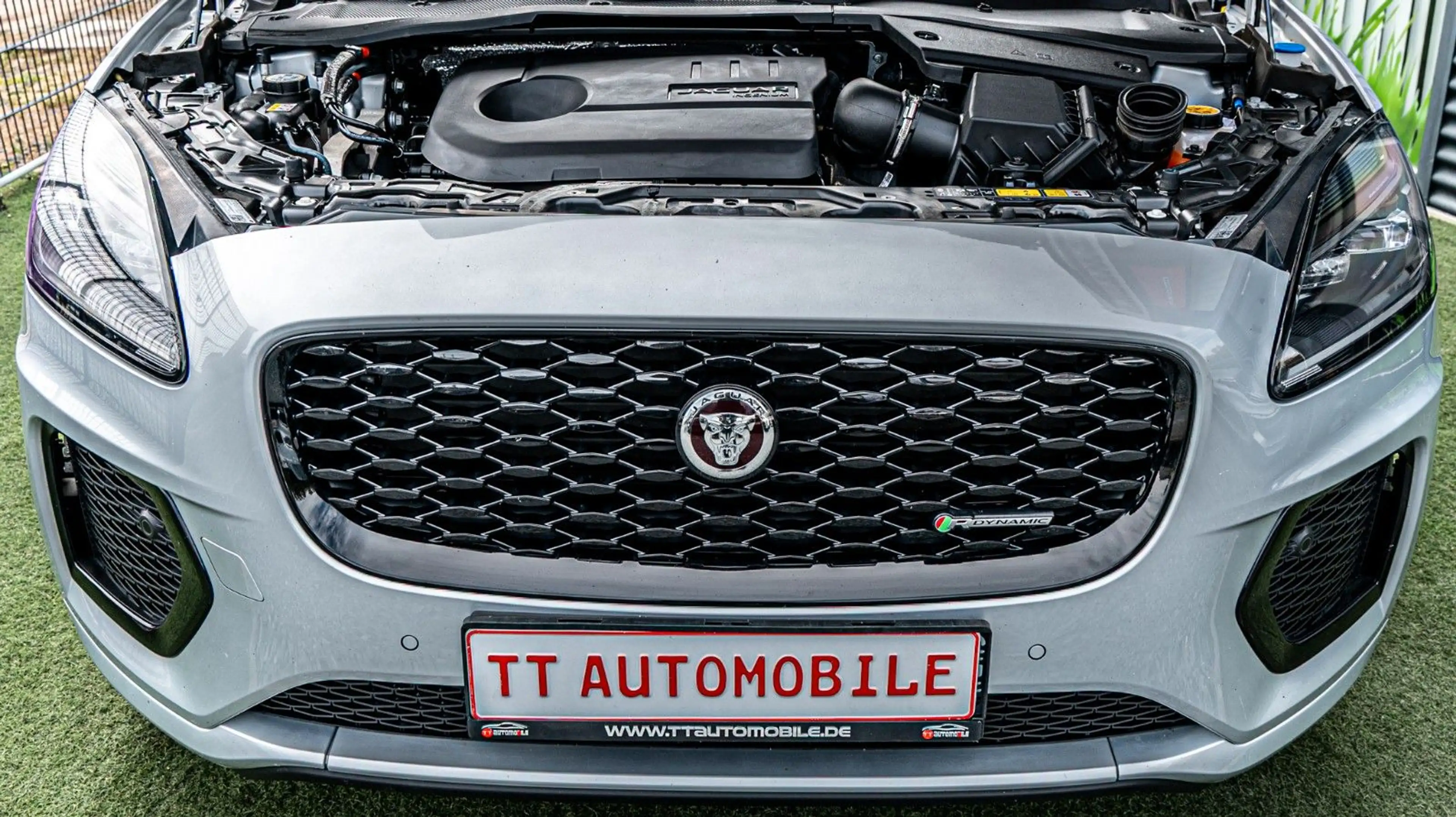 Jaguar E-Pace E-PACE R-DYN. SE AWD BLACK-PACK PANO|HUD|KAMERA — photo 13