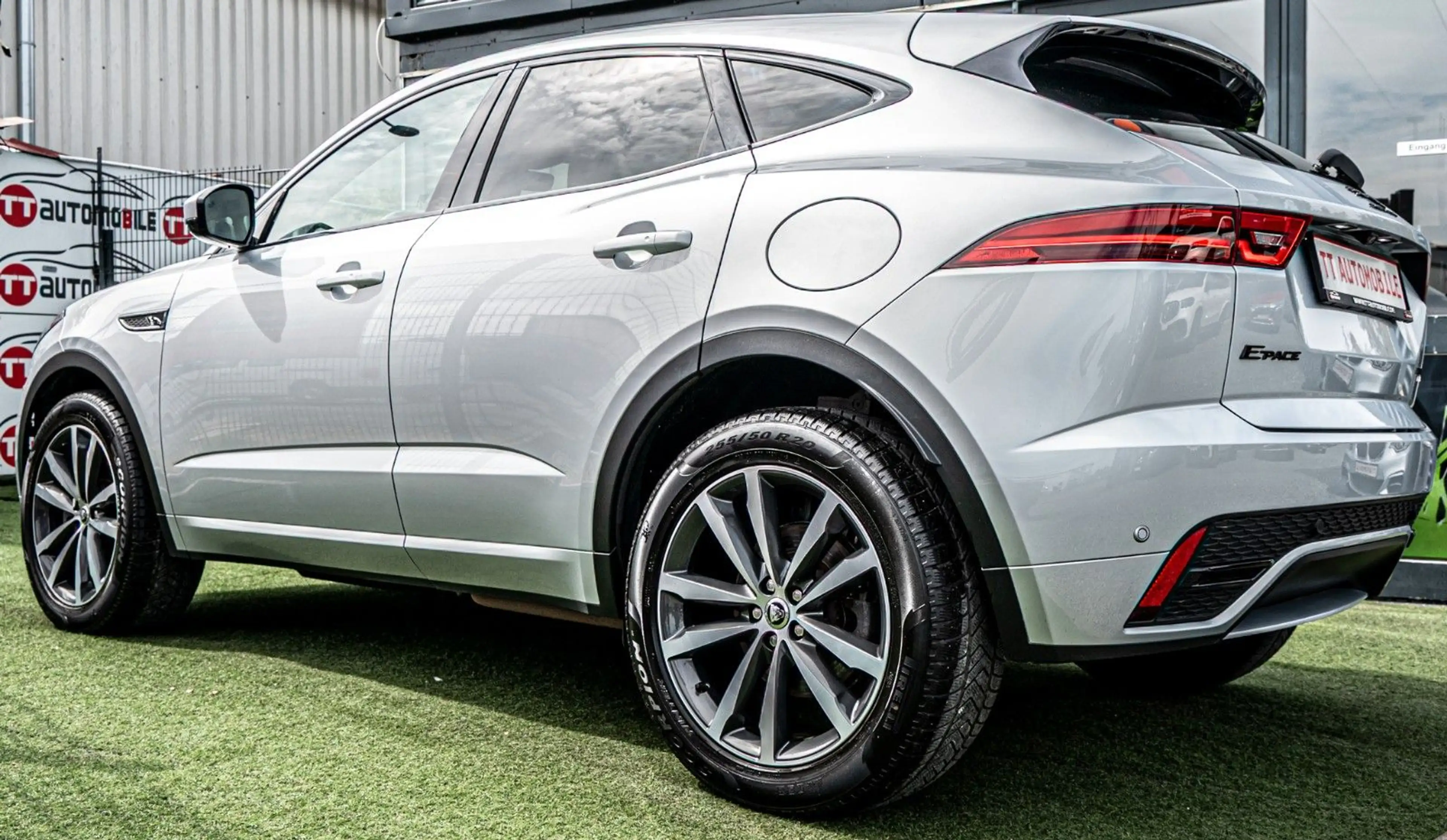 Jaguar E-Pace E-PACE R-DYN. SE AWD BLACK-PACK PANO|HUD|KAMERA — photo 7