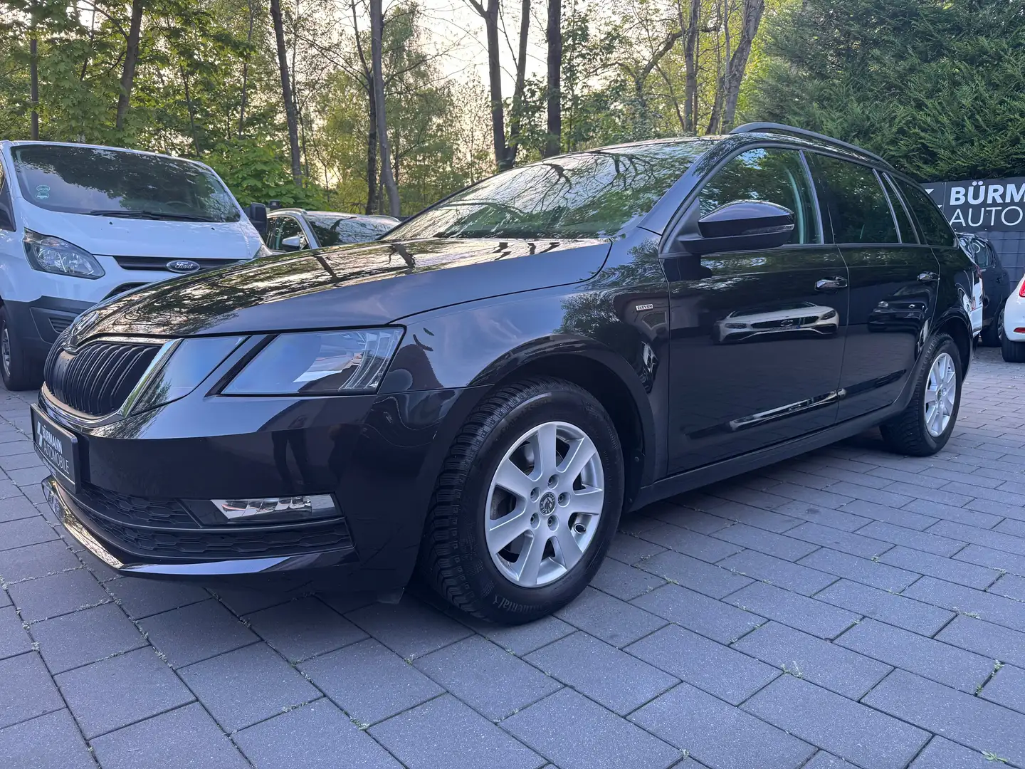 Skoda Octavia Clever/PDC/LÜCKENLOS SCHECK/TEMP Schwarz - 1