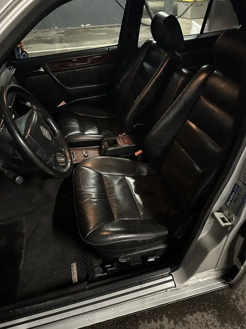 Mercedes-Benz E 220 Mercedes E220 W124 Leder Klima Schiebedach AMG Ezüst - 1