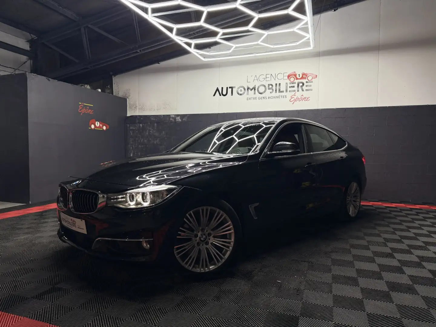 BMW Active Hybrid 3 F34 335xi L6 TURBO Luxury Schwarz - 1