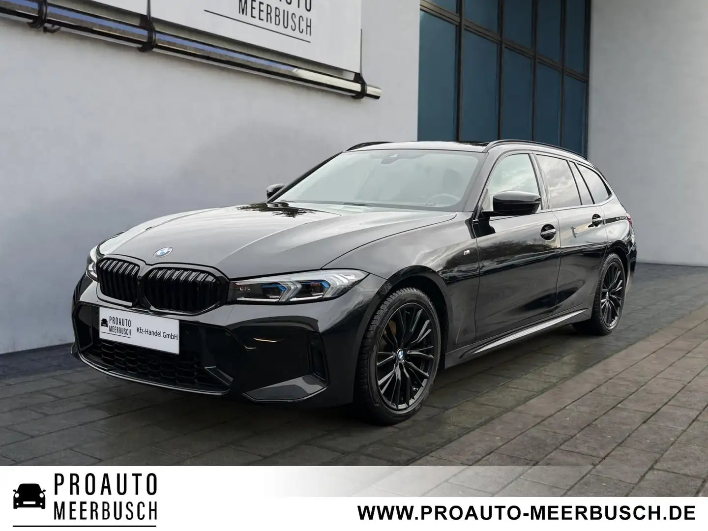 BMW 320 d xDrive M Sport AHK/HUD/ADAPTLED/PANO/360° Schwarz - 1