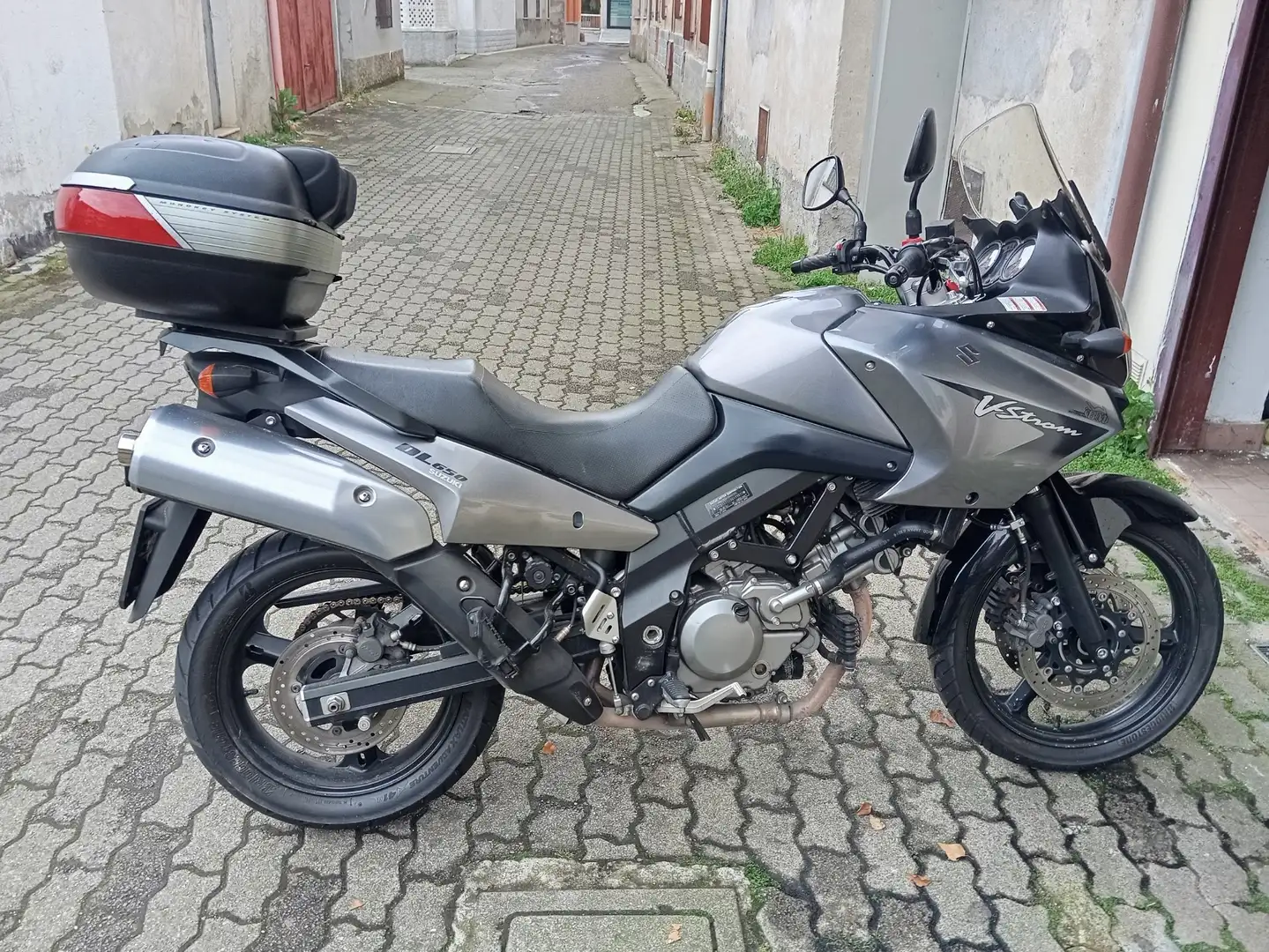 Suzuki V-Strom 650 Dl Gri - 2