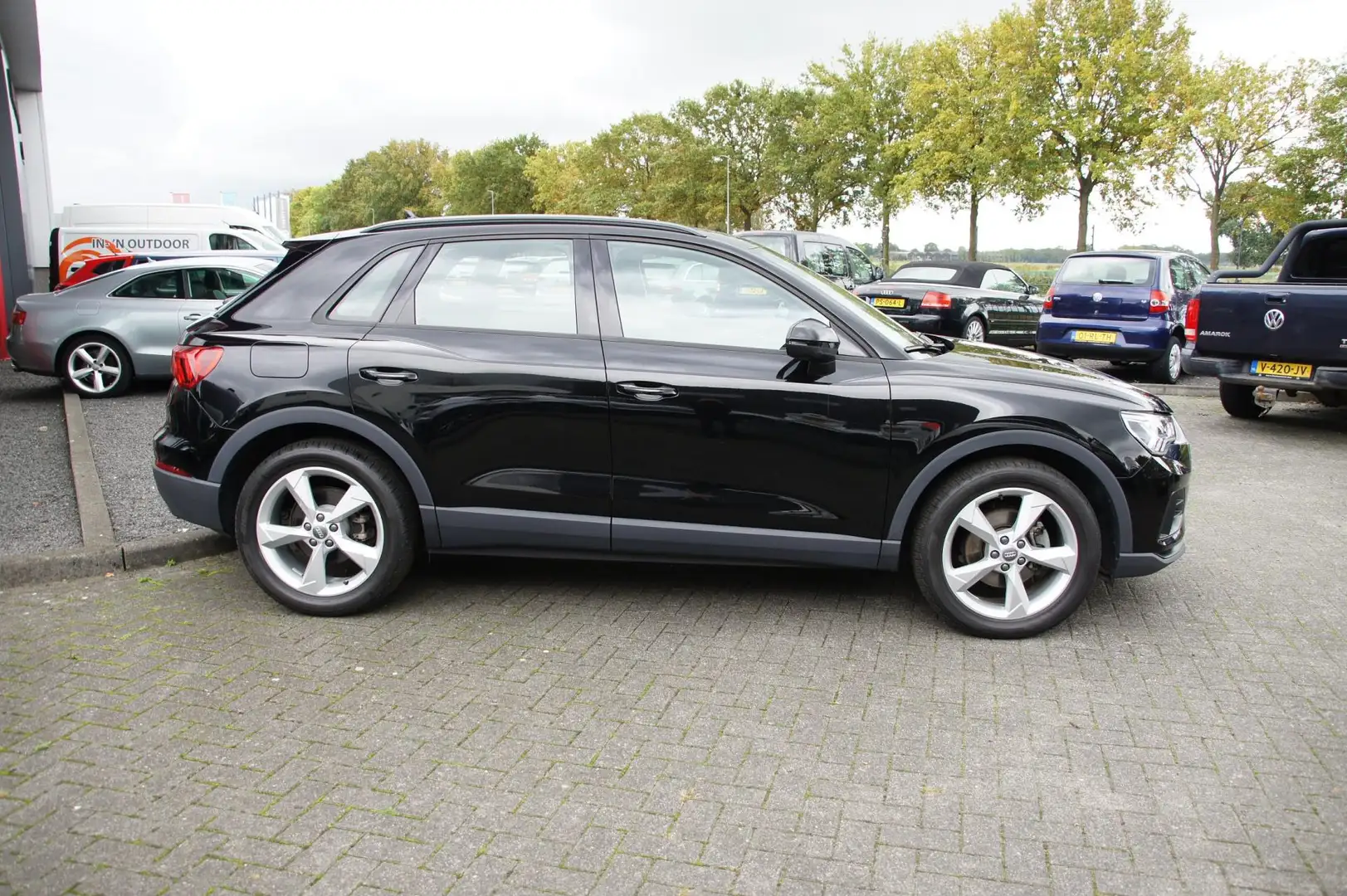 Audi Q3 35 TFSI Pro Line Zwart - 2