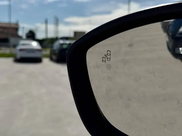 Jeep Avenger view 4