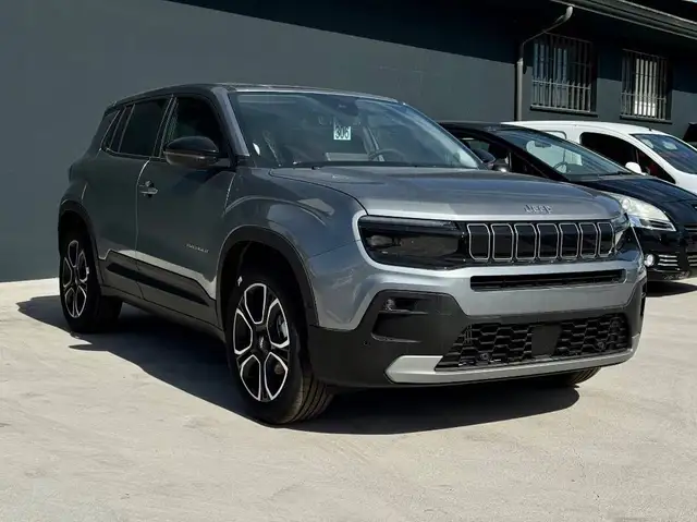 Jeep Avenger view 2
