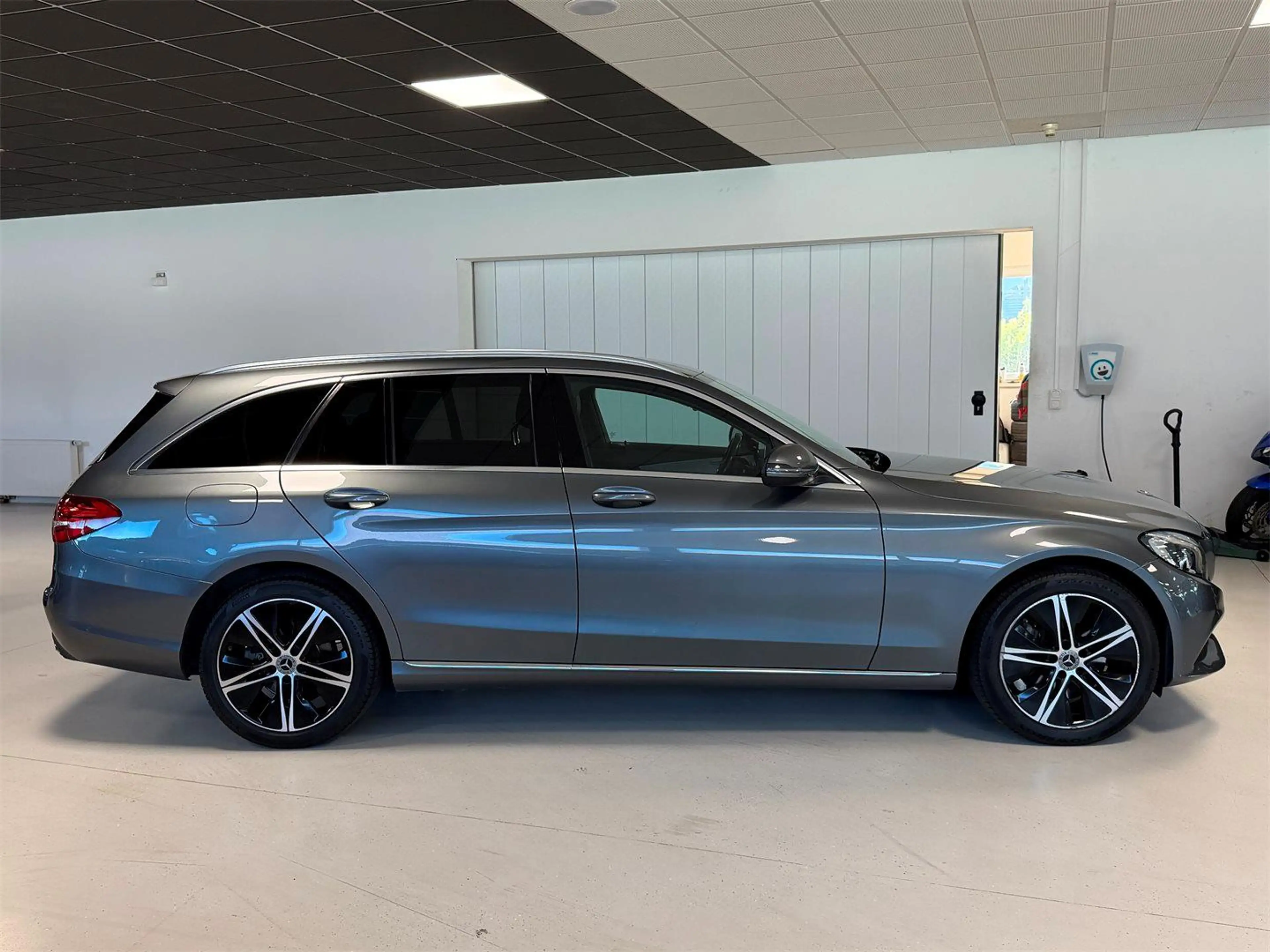 Mercedes-Benz C 250 d T 4MATIC Aut. *LED*NAVI*AHK* — photo 8