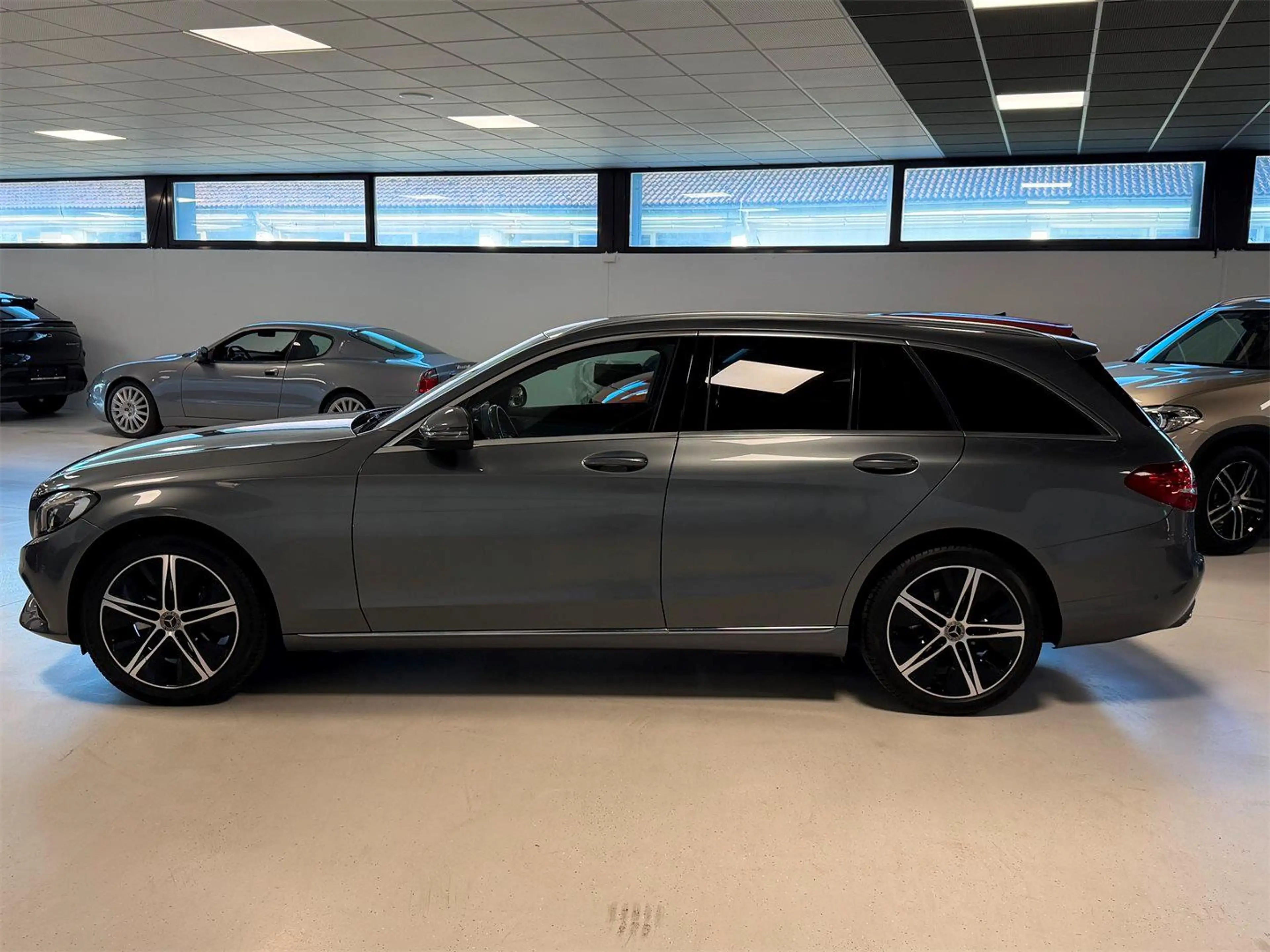 Mercedes-Benz C 250 d T 4MATIC Aut. *LED*NAVI*AHK* — photo 4