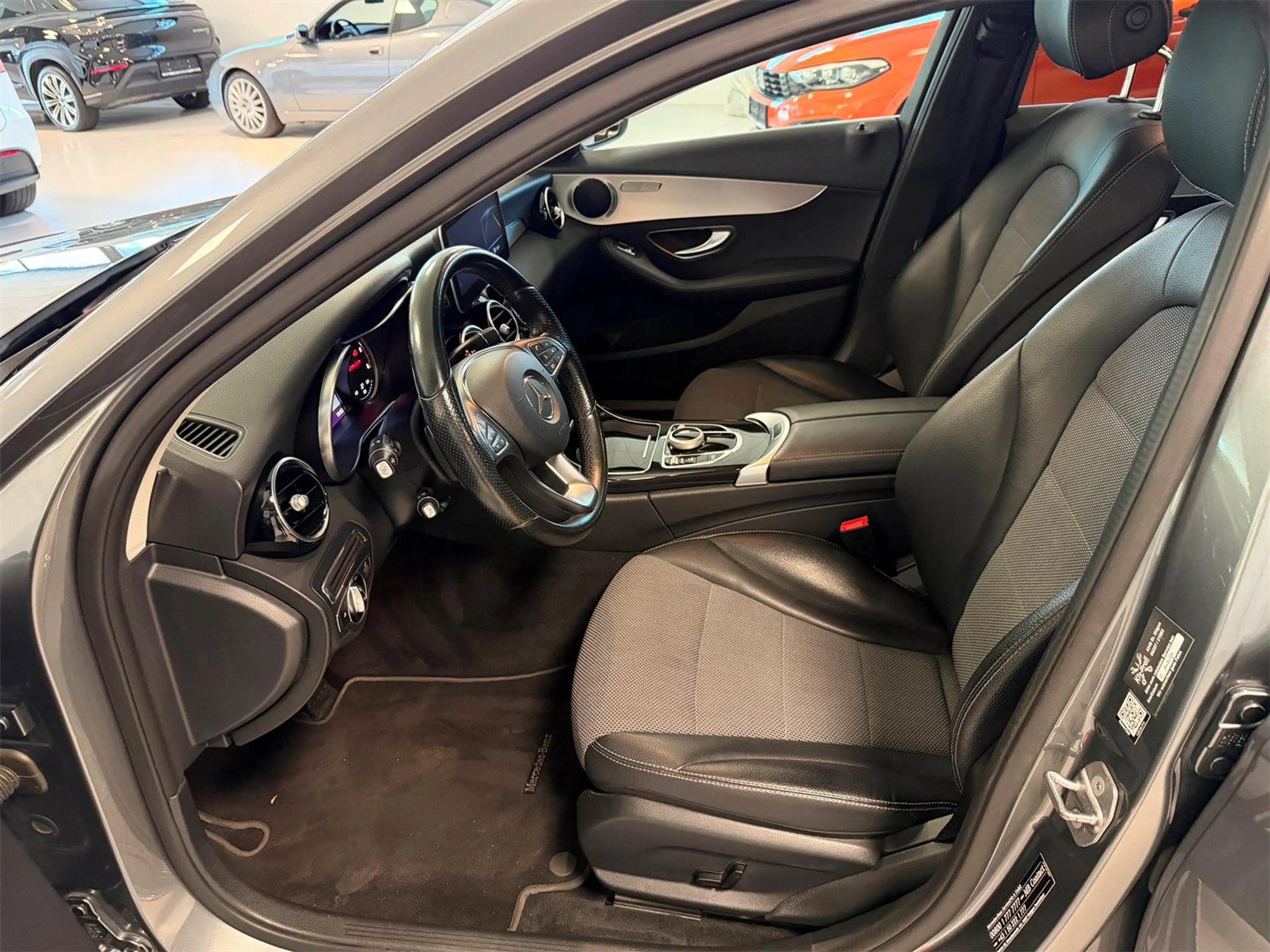 Mercedes-Benz C 250 d T 4MATIC Aut. *LED*NAVI*AHK* — photo 13