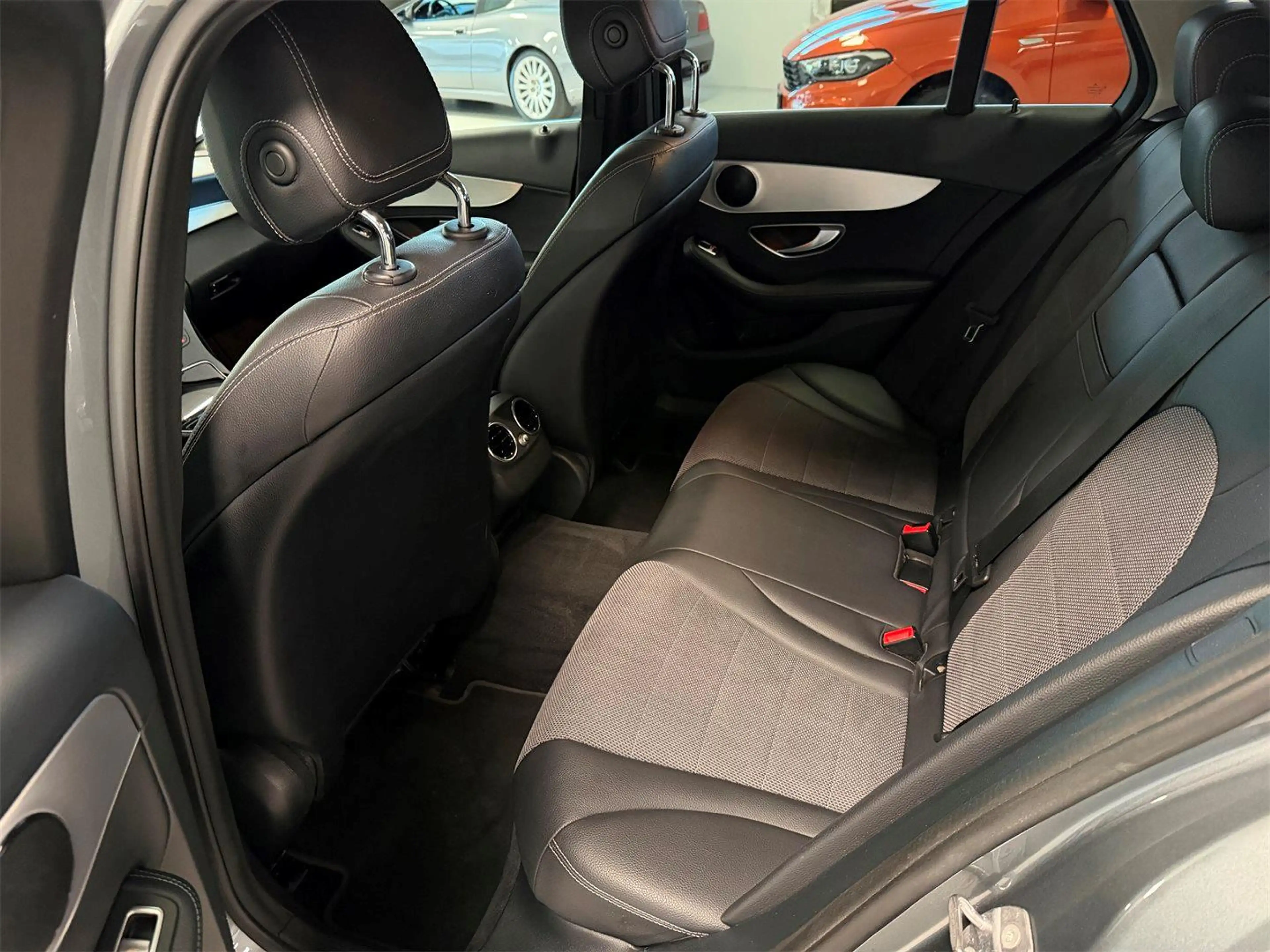 Mercedes-Benz C 250 d T 4MATIC Aut. *LED*NAVI*AHK* — photo 14