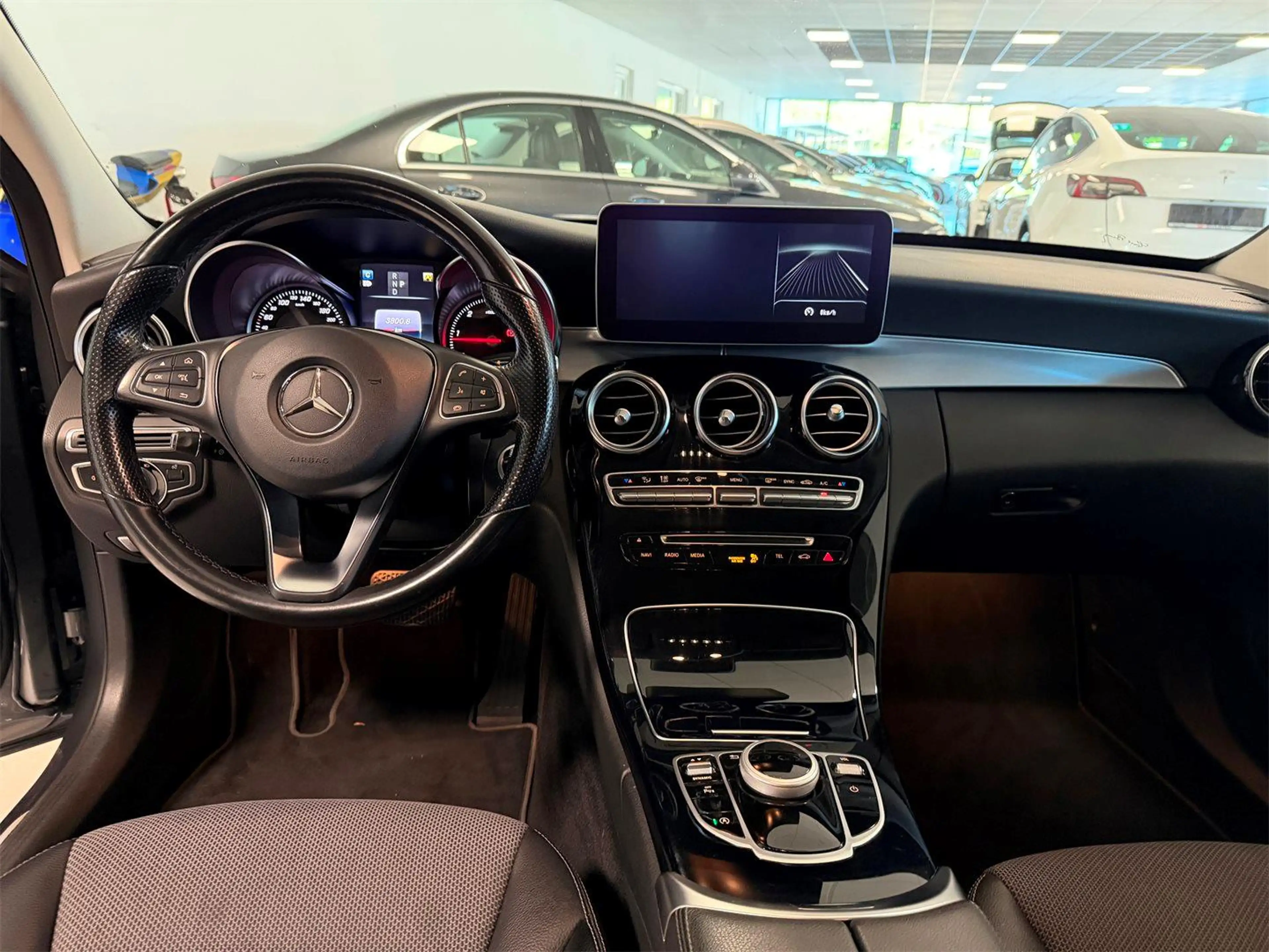 Mercedes-Benz C 250 d T 4MATIC Aut. *LED*NAVI*AHK* — photo 12
