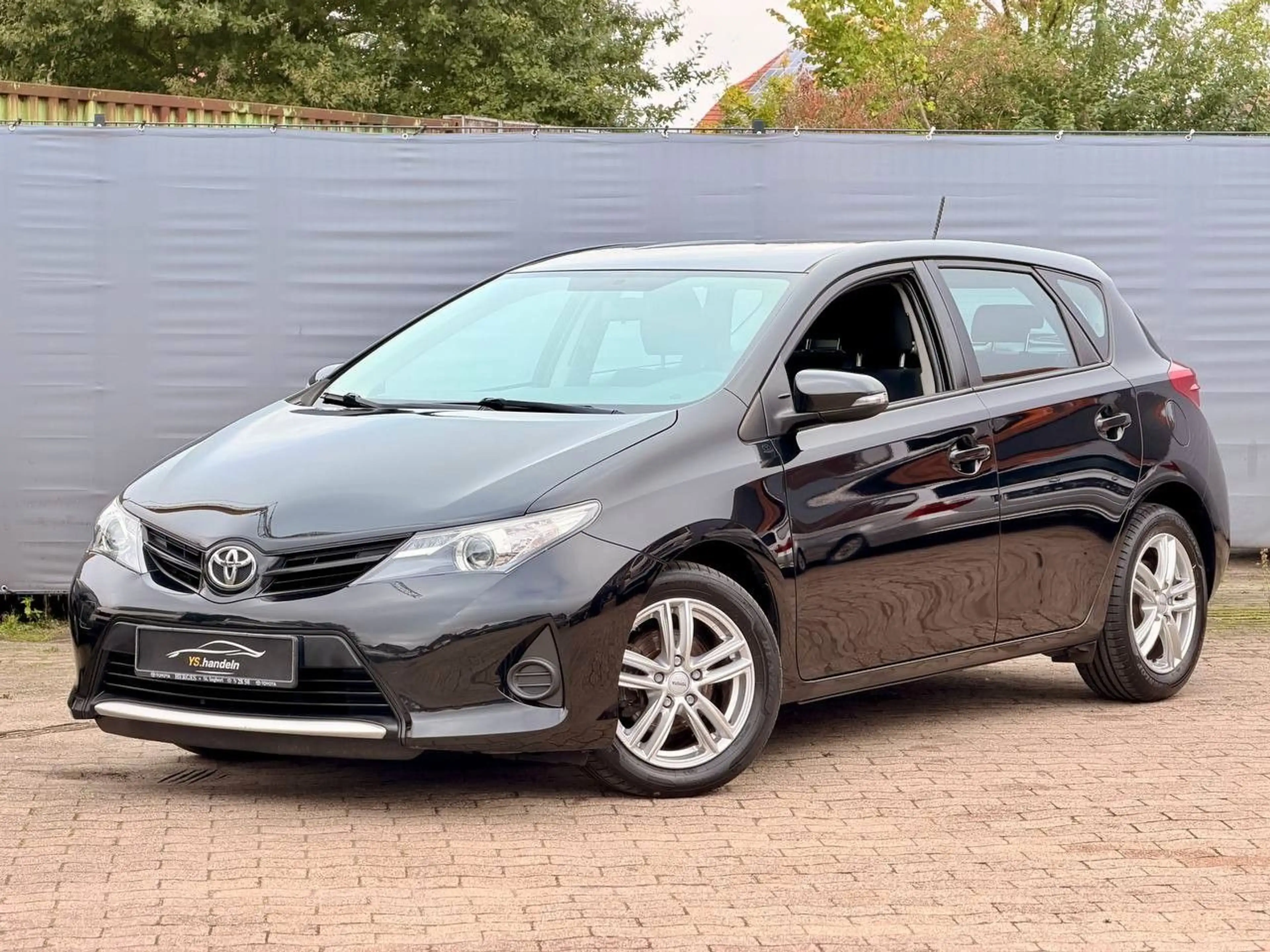 Toyota Auris Cool/PDC/1 HAND/KLIMA