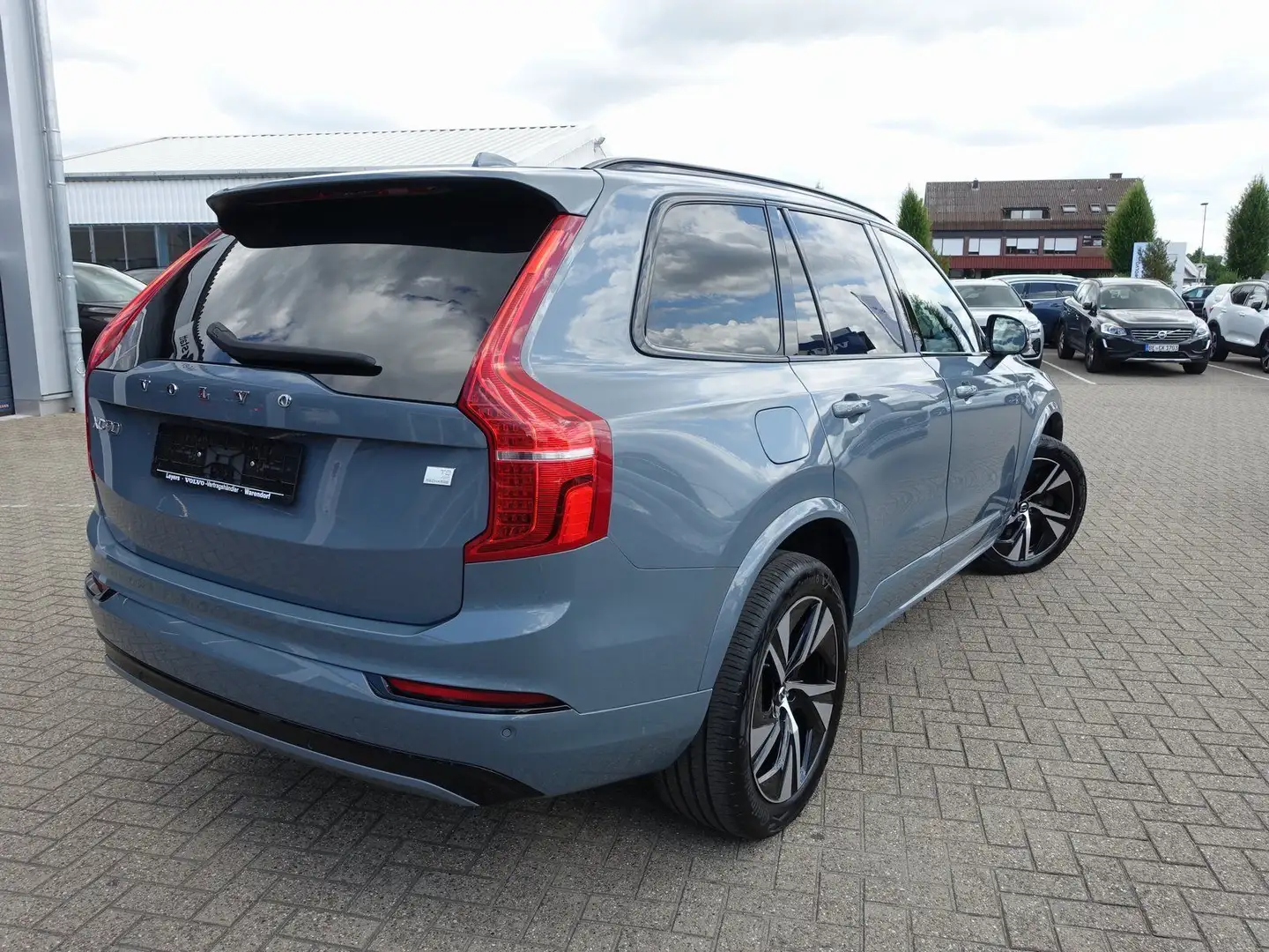 Volvo XC90 T8 AWD Recharge R-Design/Pano/360°/B&W/BLIS Grau - 2