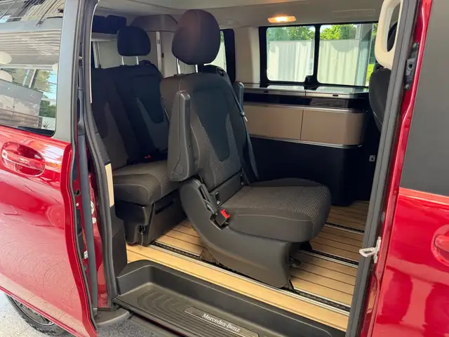 Mercedes-Benz V-Class view 10