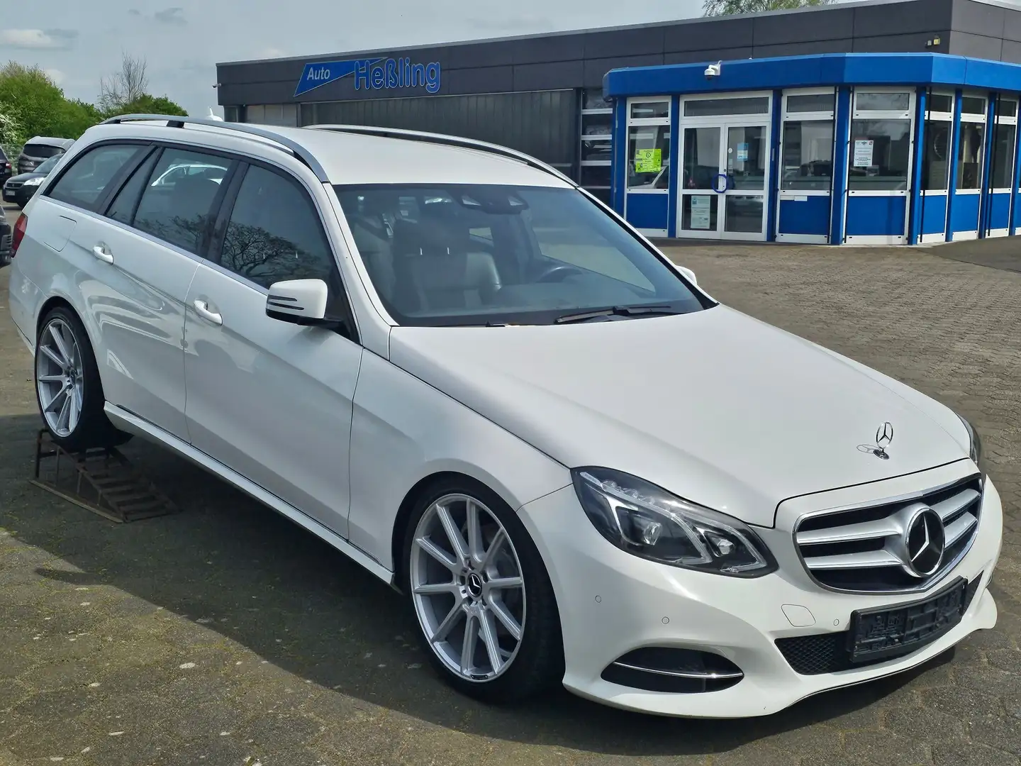 Mercedes-Benz E 350 E 350 BlueTec 4Matic LED AHK Kamera Blanco - 1