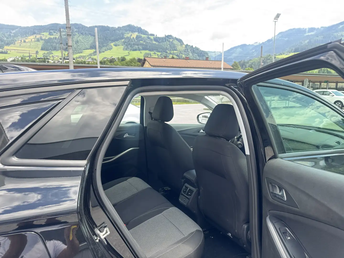 Opel Grandland X 1,5 CDTI 2020 Start/Stop Schwarz - 2