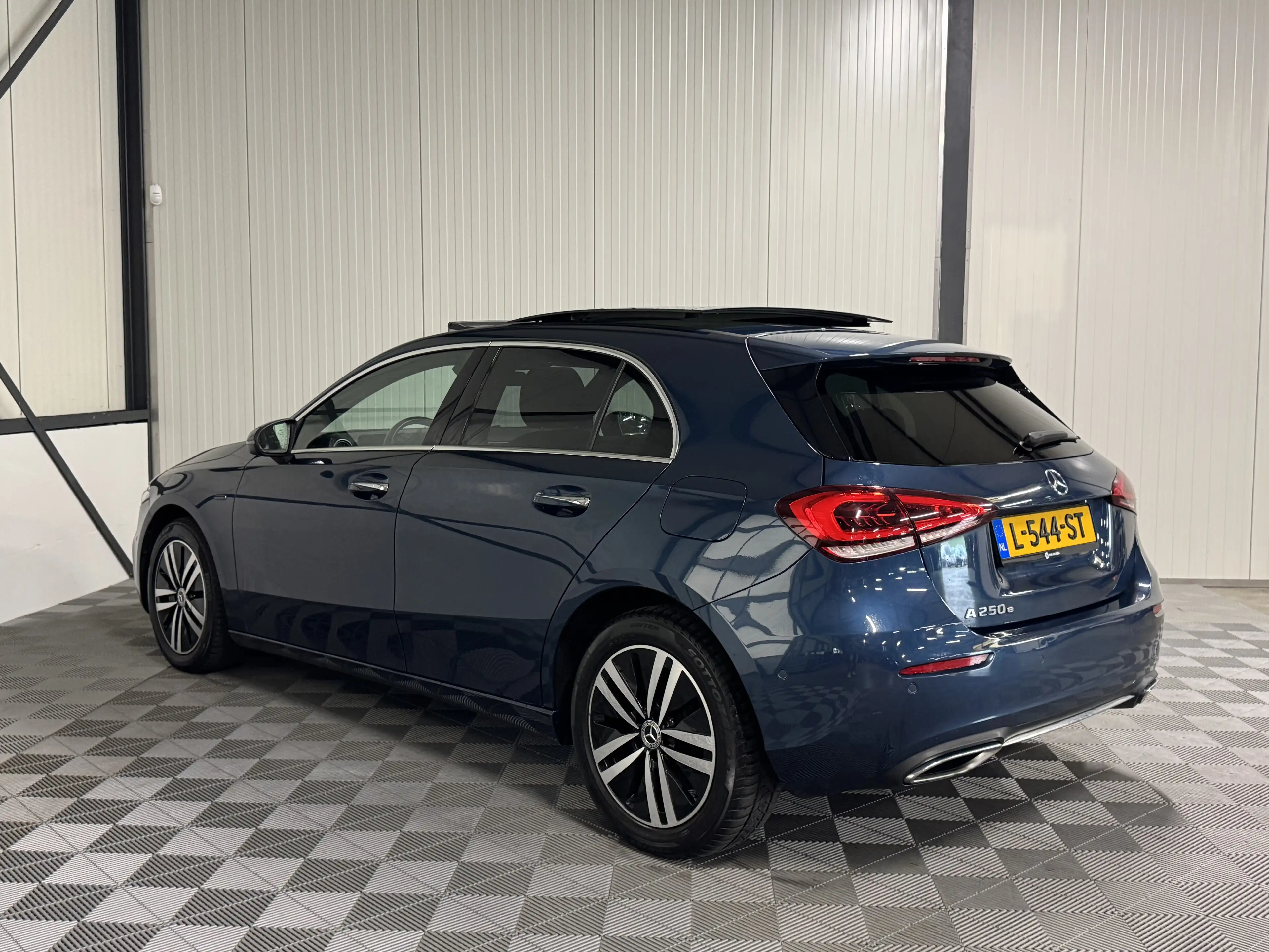 Mercedes-Benz A 250 e | Business Luxury Limited | Pano | Leer | Camera — photo 7