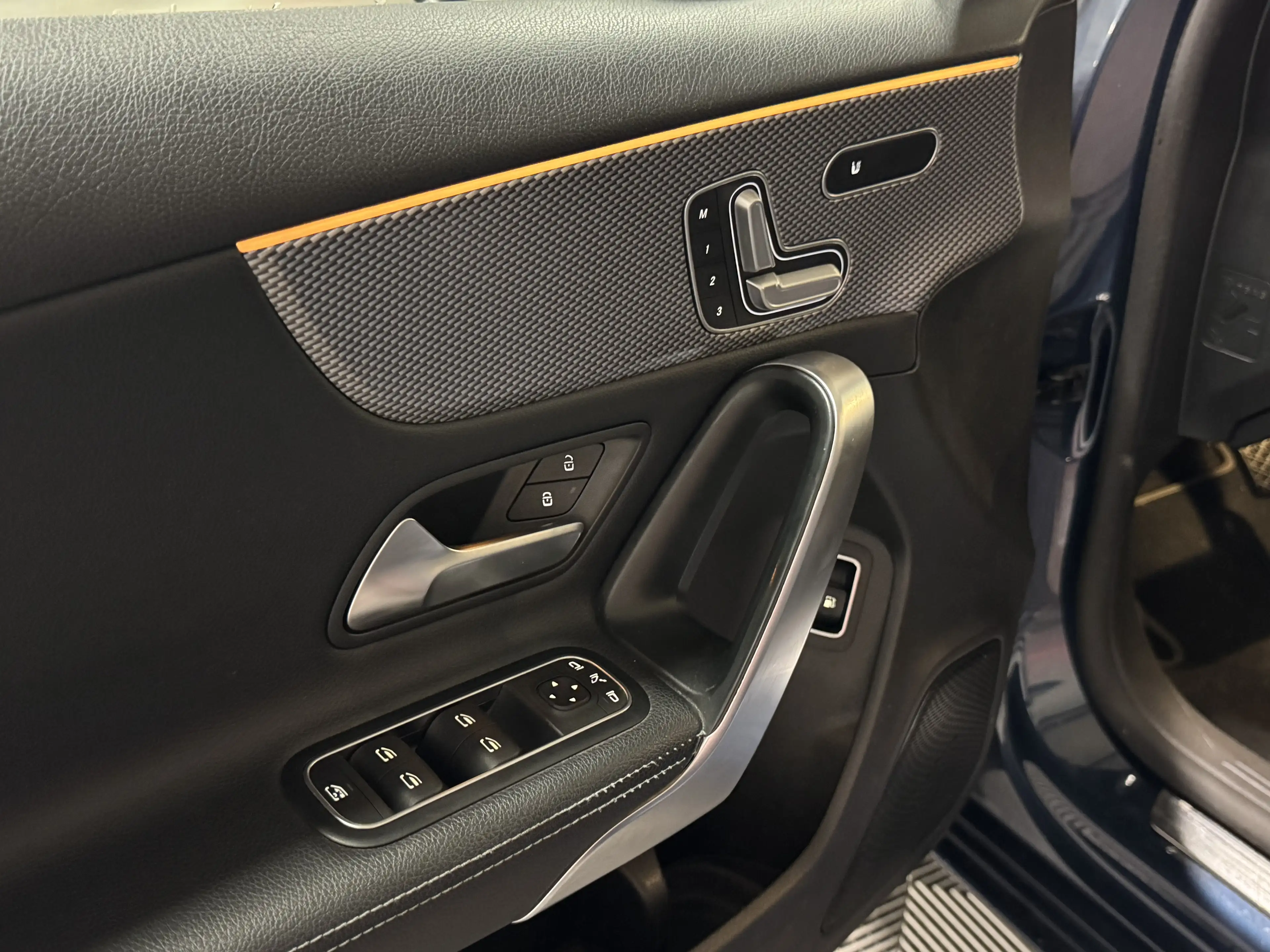 Mercedes-Benz A 250 e | Business Luxury Limited | Pano | Leer | Camera — photo 28