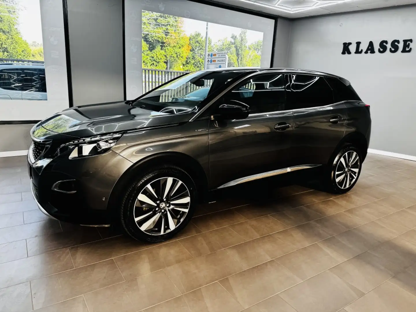 Peugeot 3008 2.0BlueHDi GT Line S&S 150 (4.75) Gris - 2