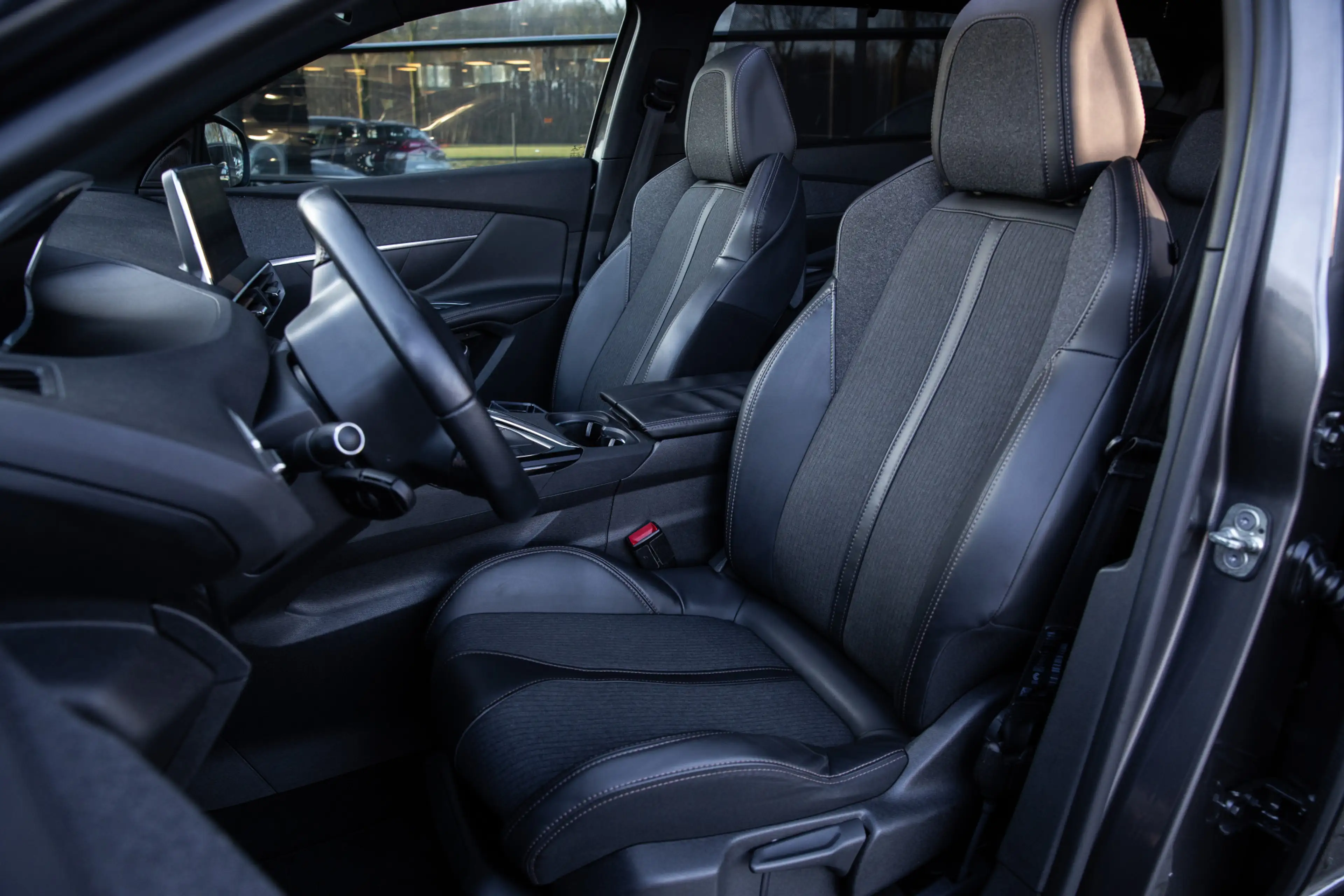 Peugeot 5008 1.2 PureTech GT-Line 7p , Panoramadak, — photo 3