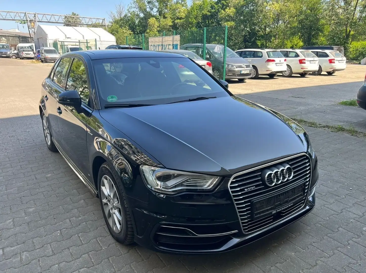 Audi A3 1.4 TFSI Sportback e-tron Ambition Schwarz - 1
