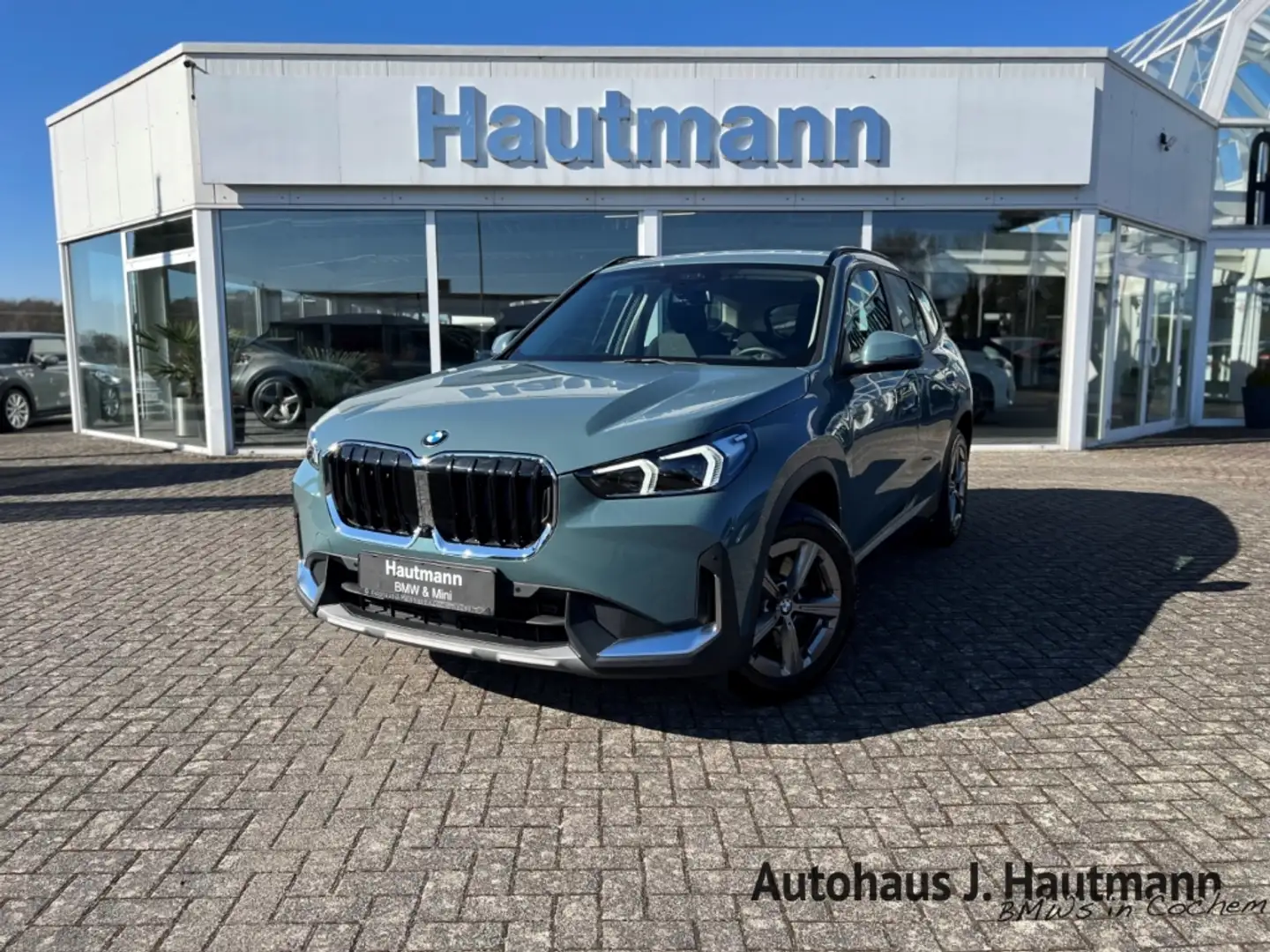 BMW X1 20 i sDrive *NP:52.050€*ACC*HUP*H&K*3D VIEW* Grün - 2
