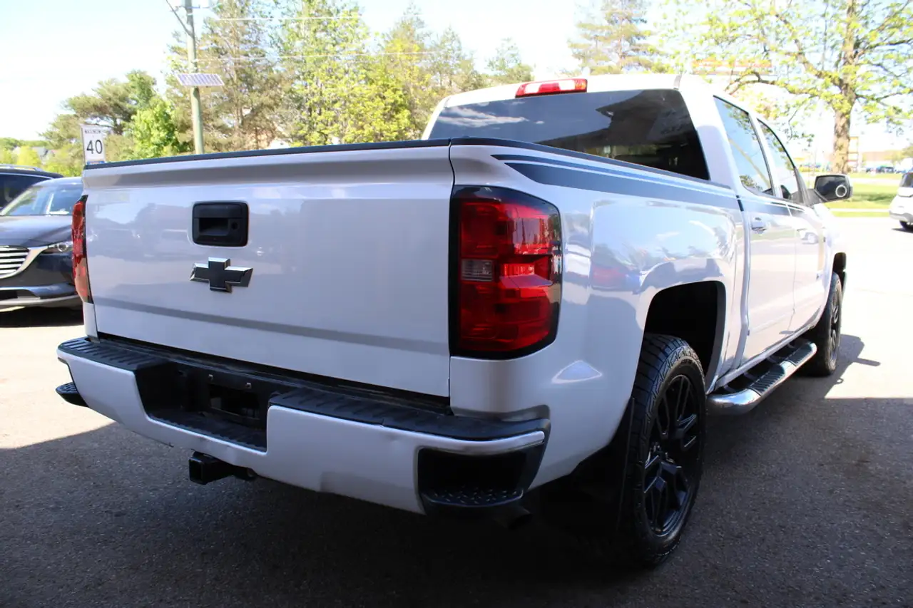 Chevrolet Silverado 1500 photo Chevrolet Silverado 1500