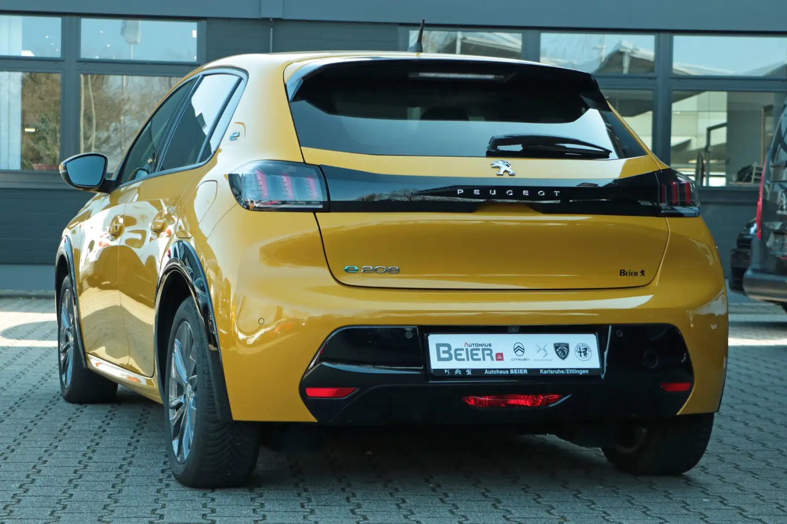 Peugeot e-208 Allure Pack Jaune - 2
