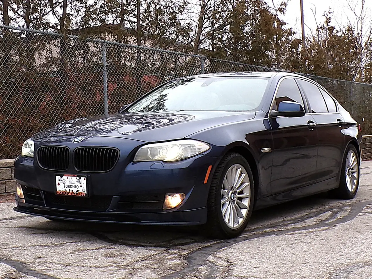 BMW 5 Series снимка BMW 5 Series