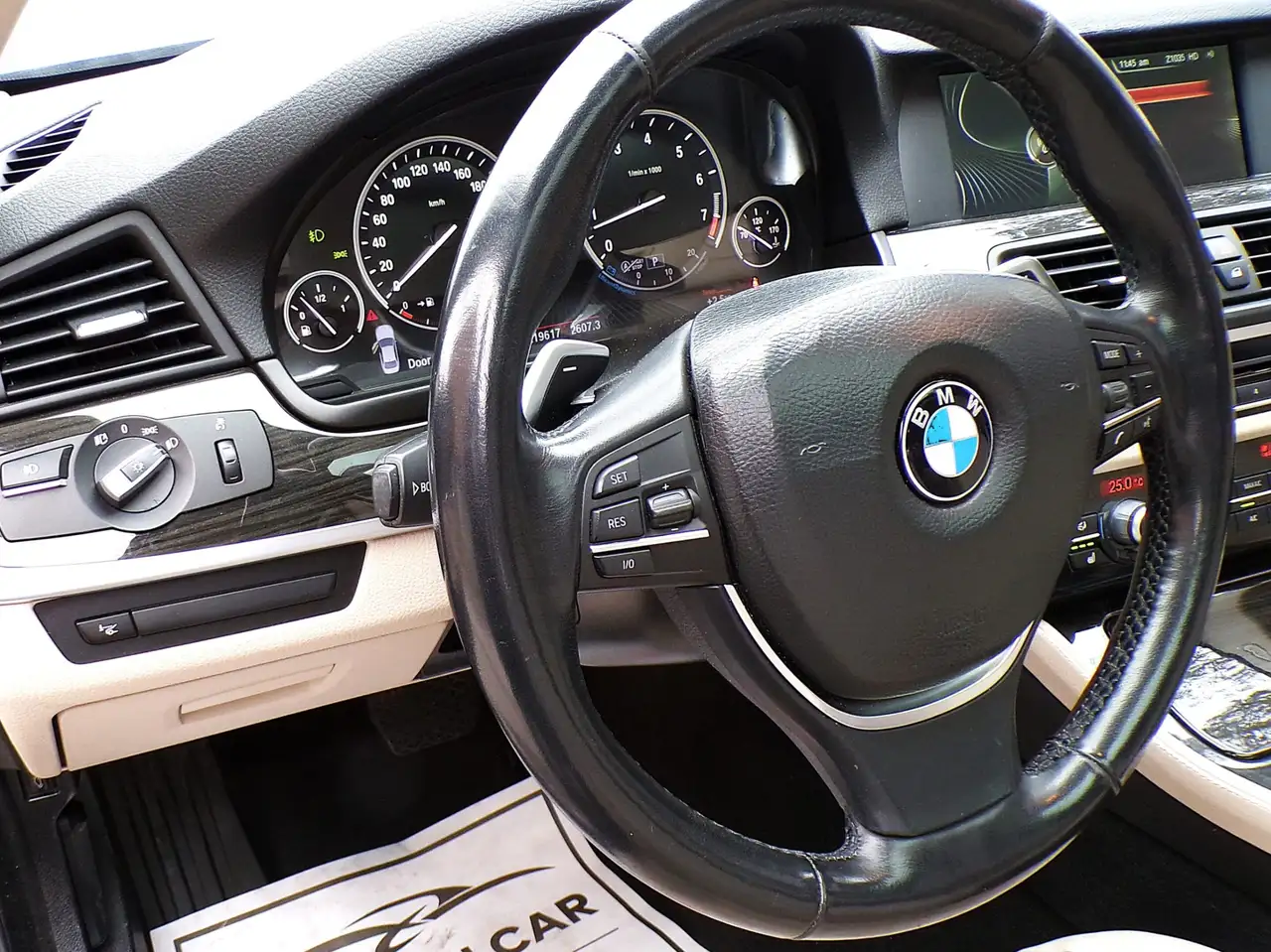 BMW 5 Series снимка BMW 5 Series