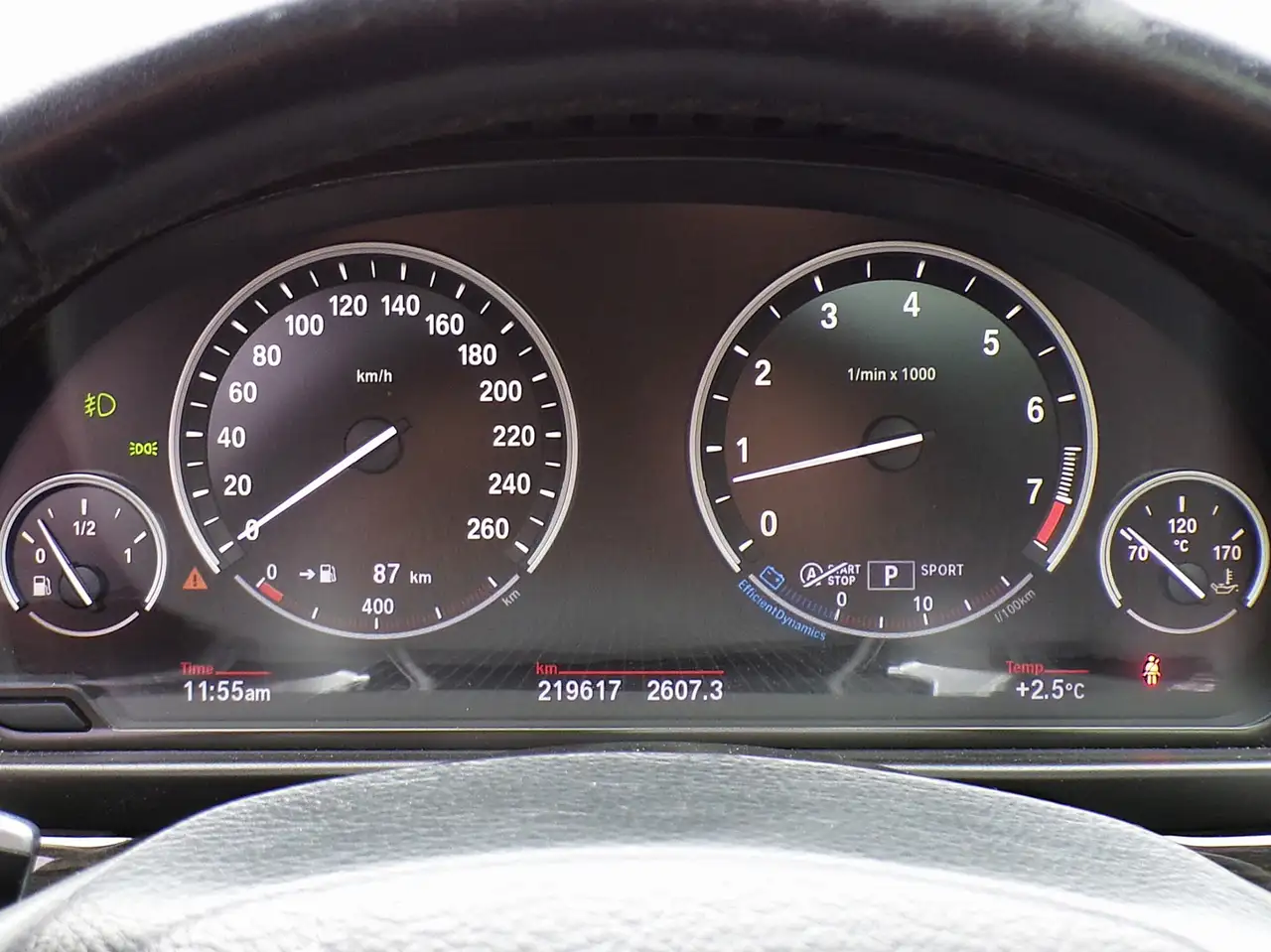 BMW 5 Series снимка BMW 5 Series