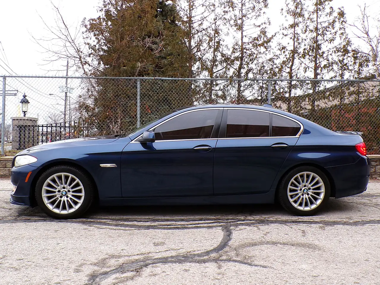 BMW 5 Series снимка BMW 5 Series