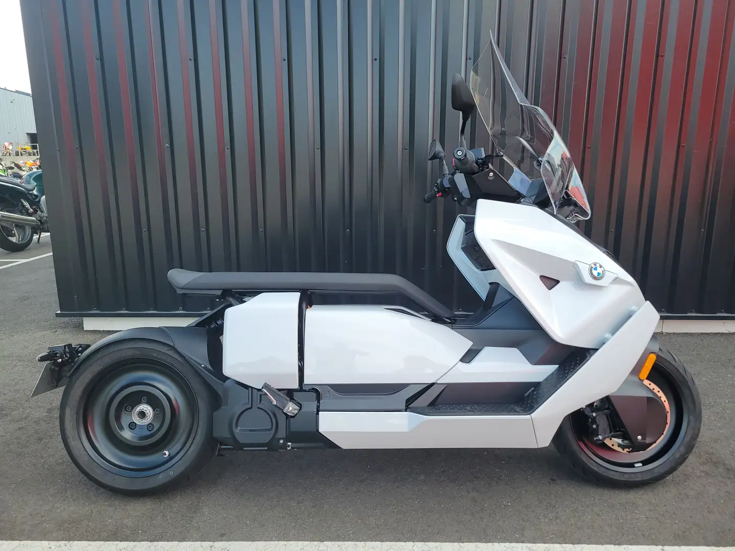 BMW CE 04 Blanc - 1