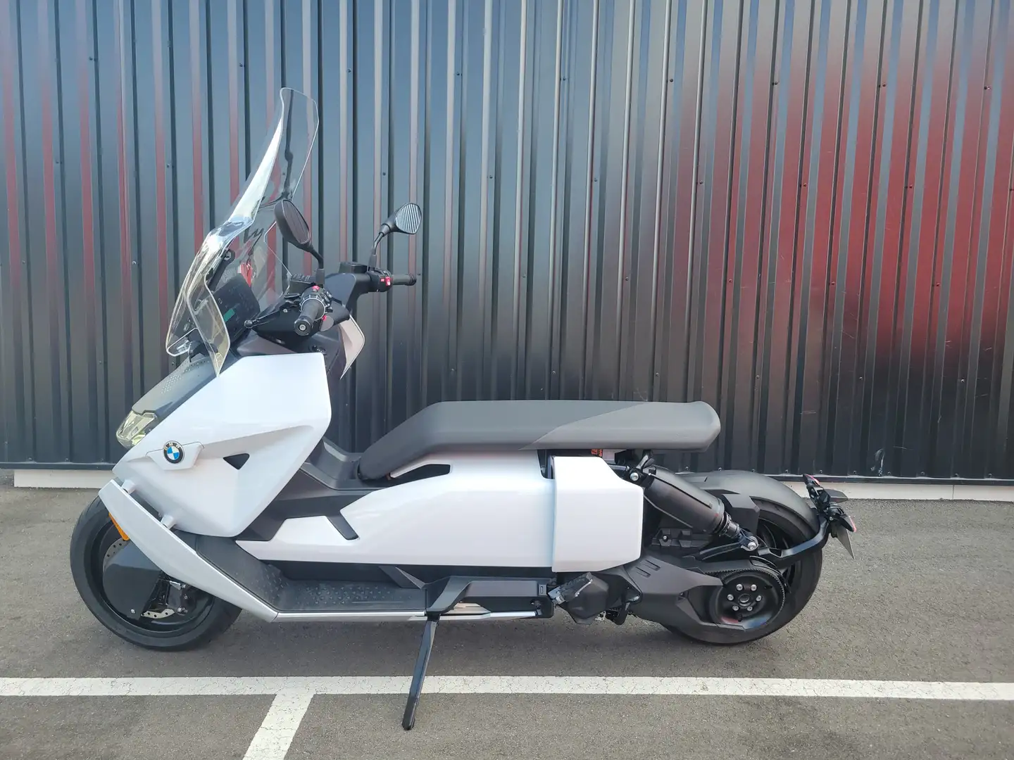 BMW CE 04 Blanc - 2