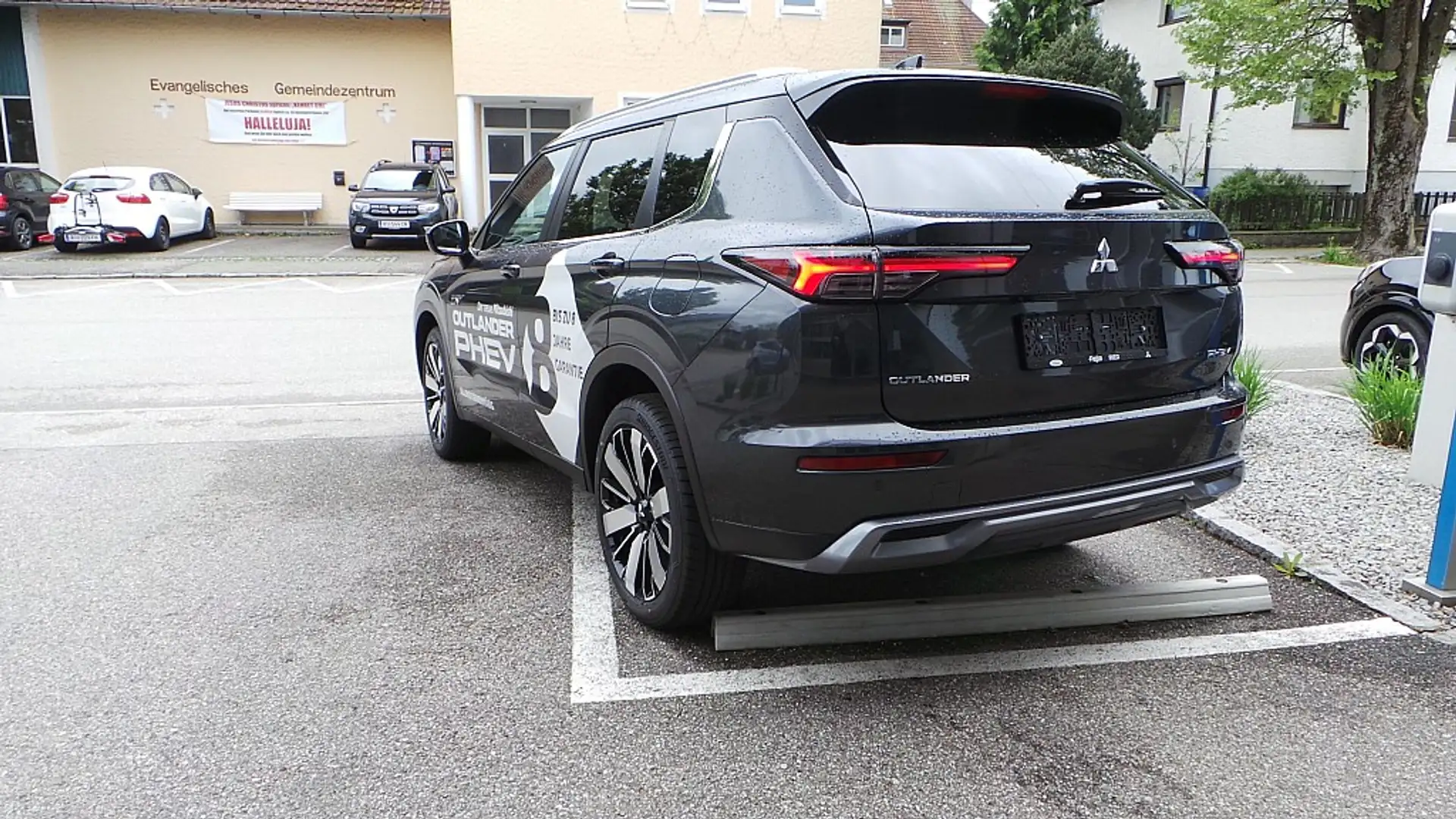 Mitsubishi Outlander 2,4 PHEV S-AWC Intense Grau - 2