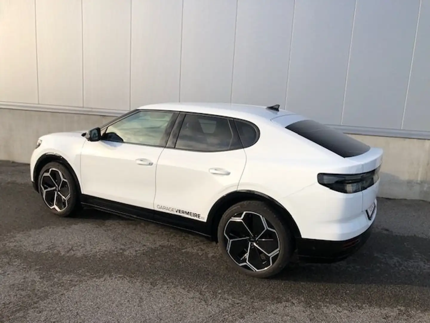 Ford Capri 77 kWh Extended Range RWD Premium Blanc - 2