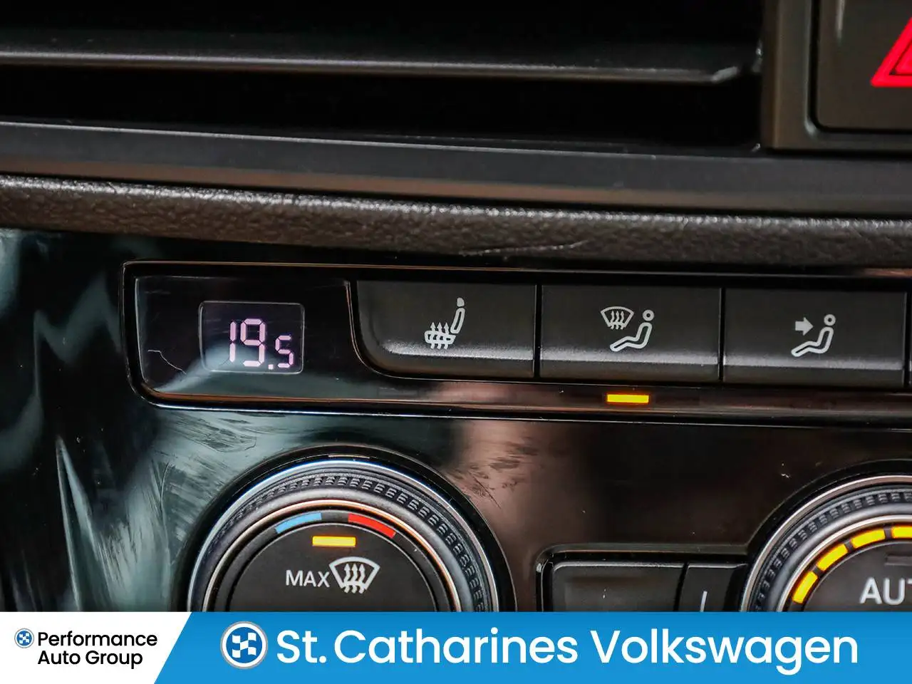 Volkswagen Jetta снимка Volkswagen Jetta