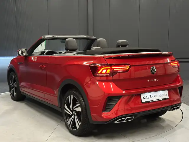 Volkswagen T-Roc view 3