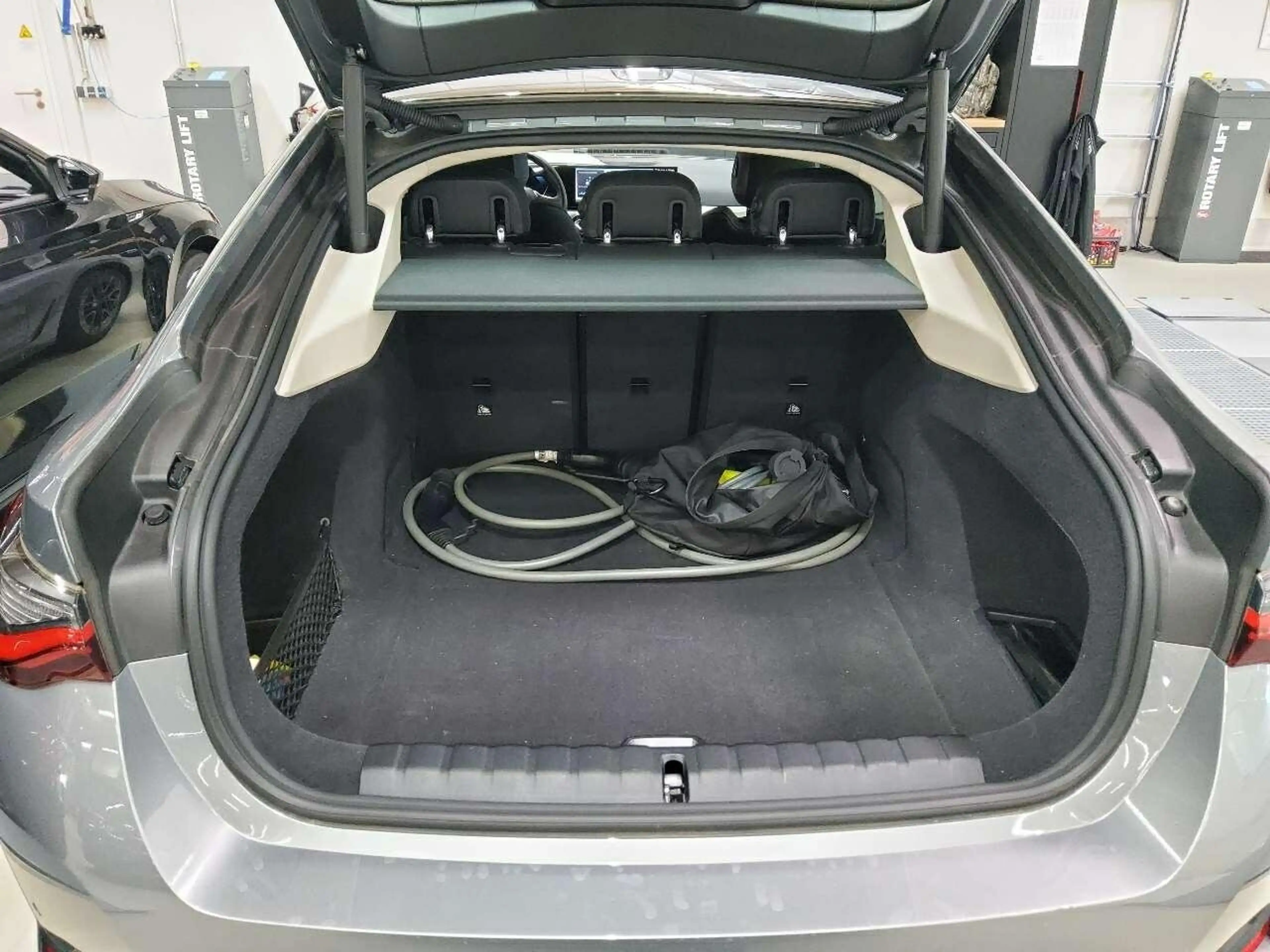 BMW i4 35 e eDrive Gran Coupe Wide SpoSi — photo 11