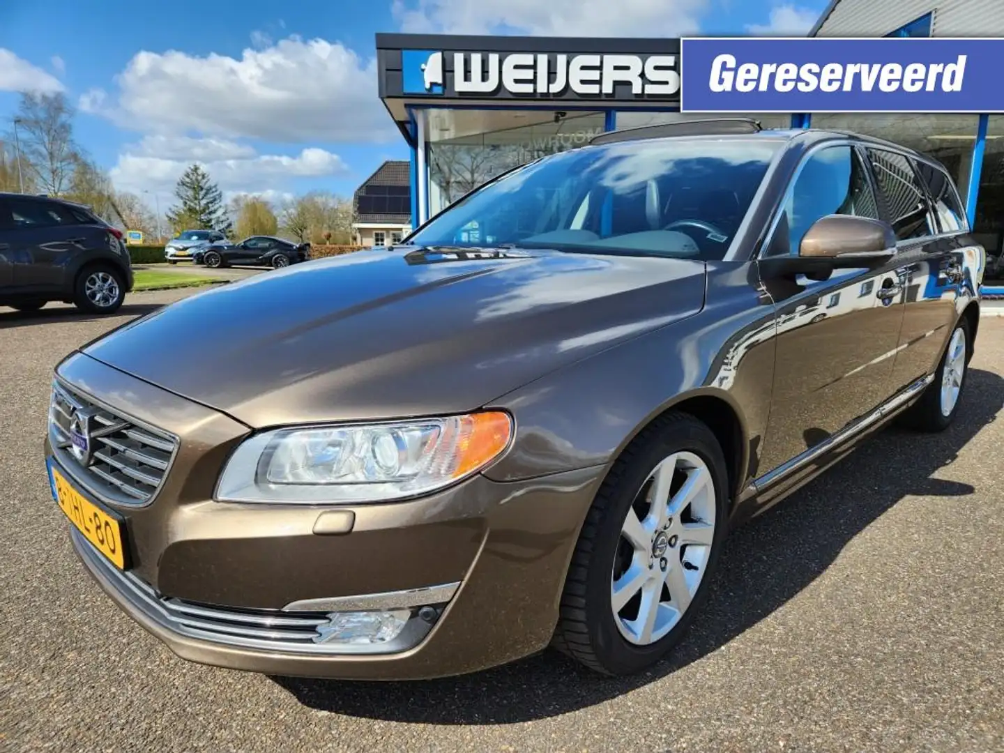 Volvo V70 1.6 D2 Nordic+ Automaat, Navi, Open dak, Clima, Tr Barna - 1