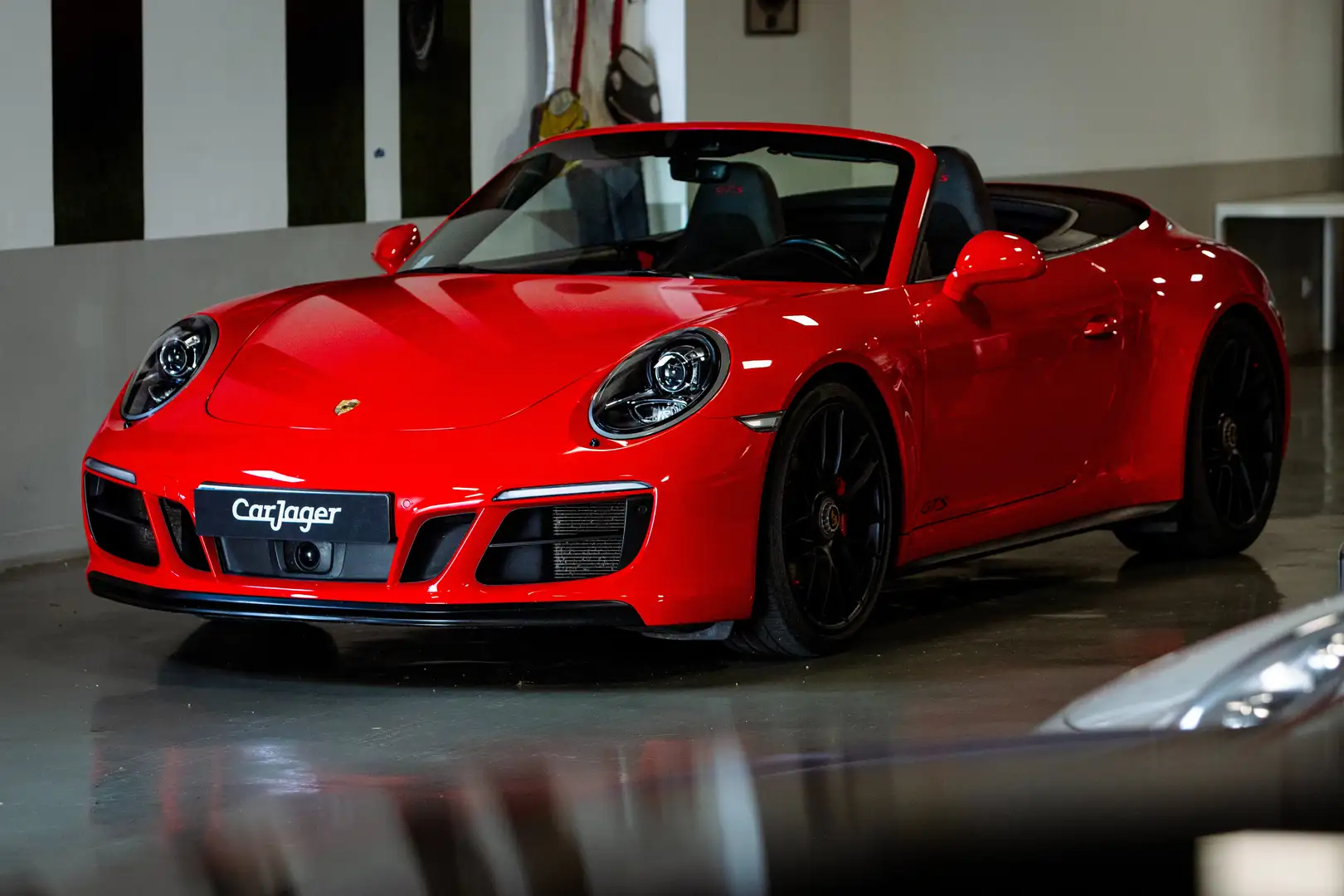 Porsche 911 Carrera GTS Cabriolet Rouge - 1