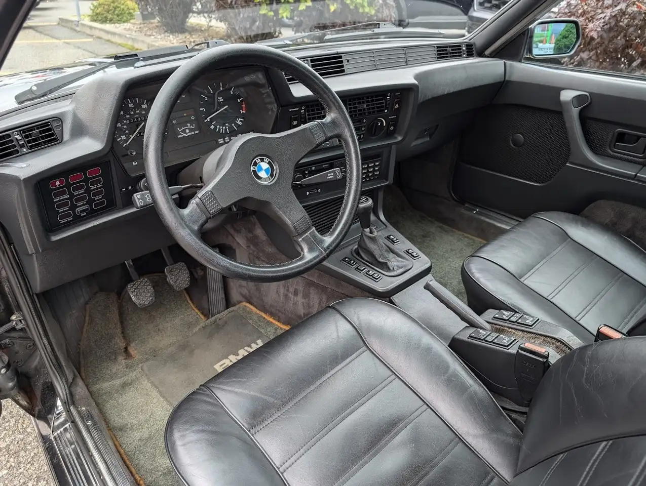 BMW 6 Series снимка BMW 6 Series