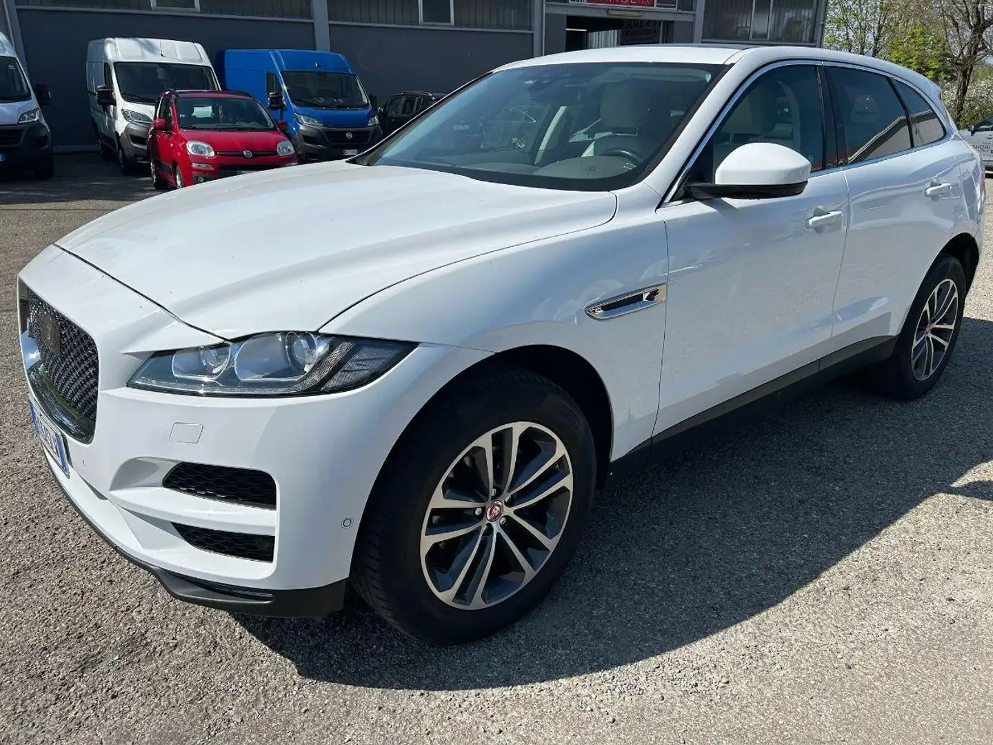 Jaguar F-Pace 2.0 D 180 CV AWD aut. Prestige Blanc - 2
