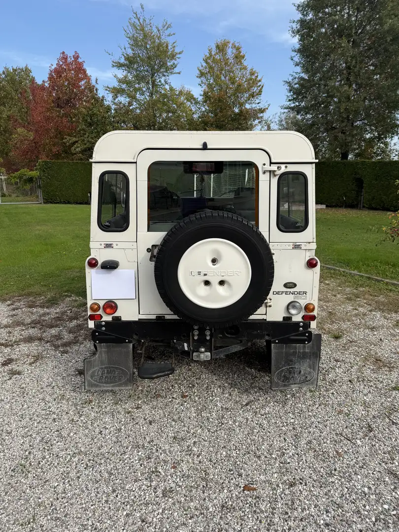 Land Rover Defender 90 2.5 td5 LE Tomb Raider SW - 1