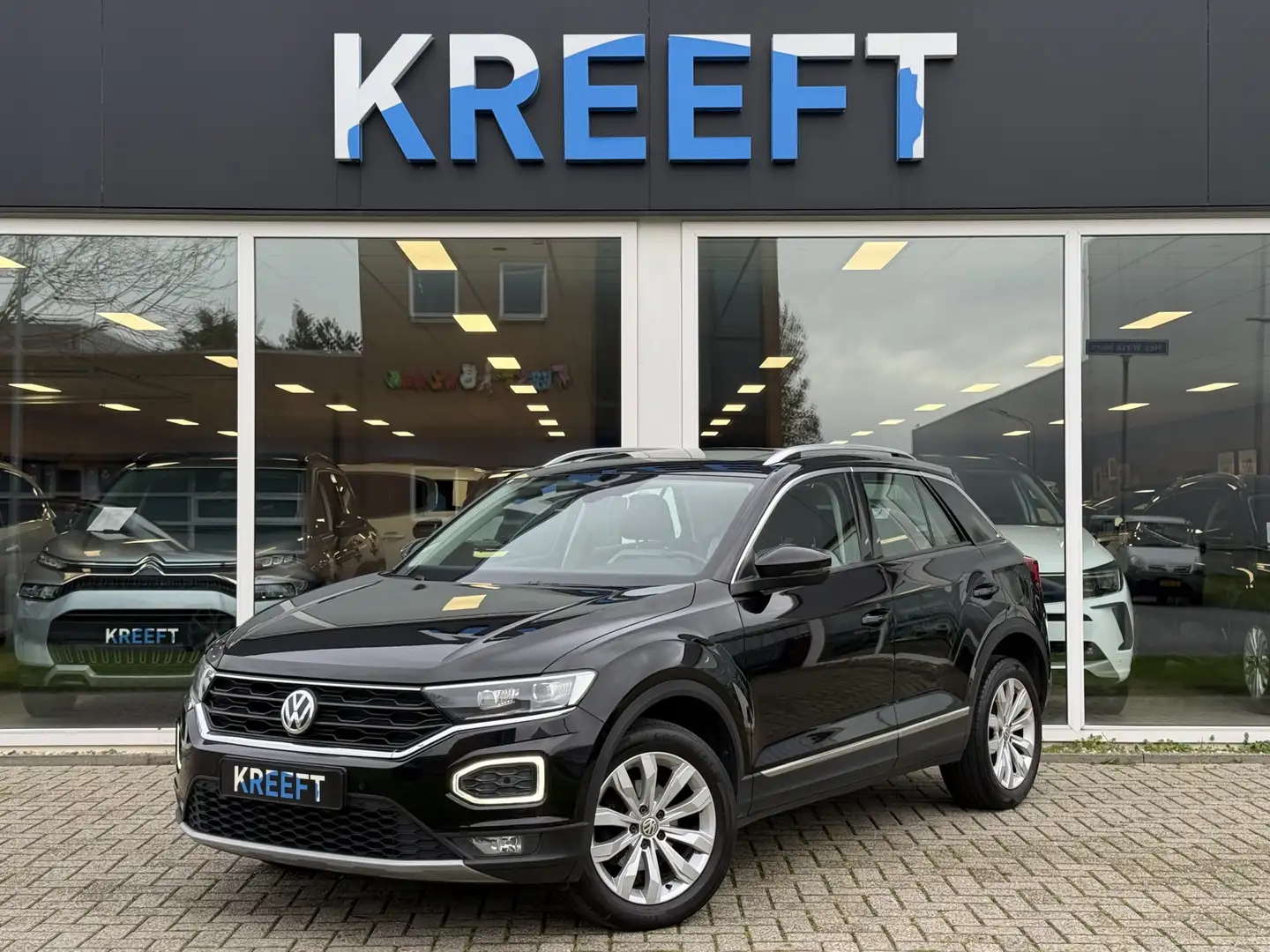 Volkswagen T-Roc 1.5 TSI Sport Panoramadak | Stuur/stoelverwarming| Zwart - 1